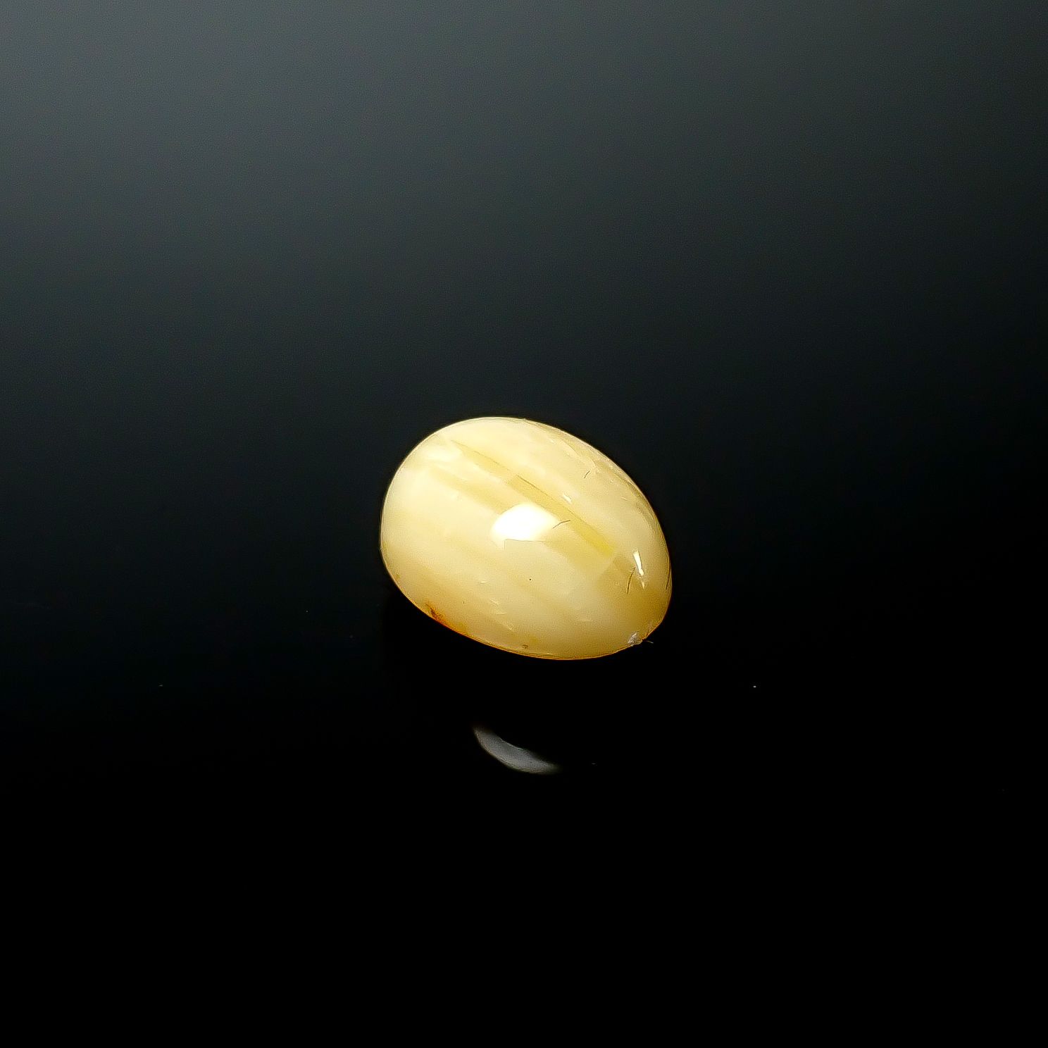 北海道オパール 北海道河東郡鹿追町然別産 2.17ct / 9.5x7.3mm前後 [250830956]