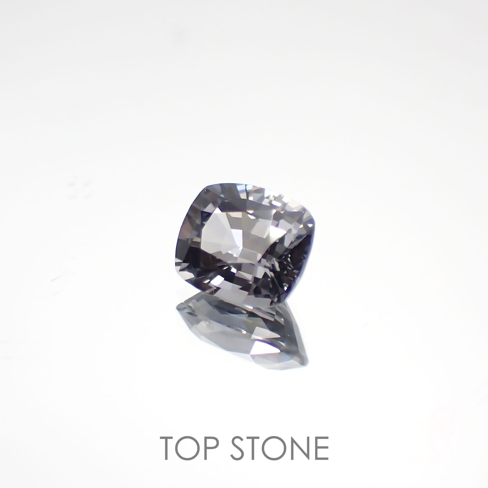 プラチナスピネル ビルマ産 ルース 0.8ct[210611369]6×4.9mm前後