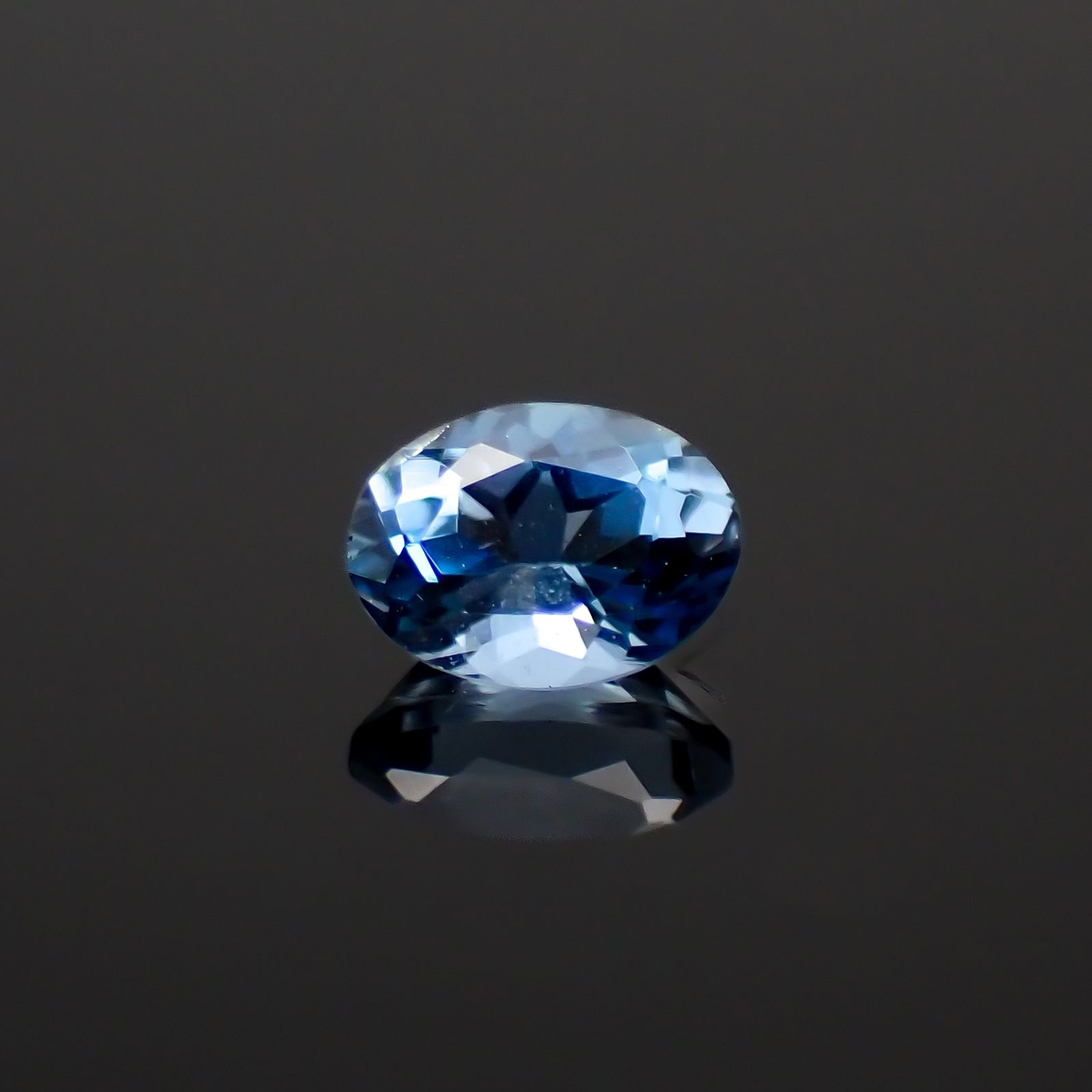 サンタマリアアクアマリン ブラジル産 0.18ct[230923519]4.1x3mm前後
