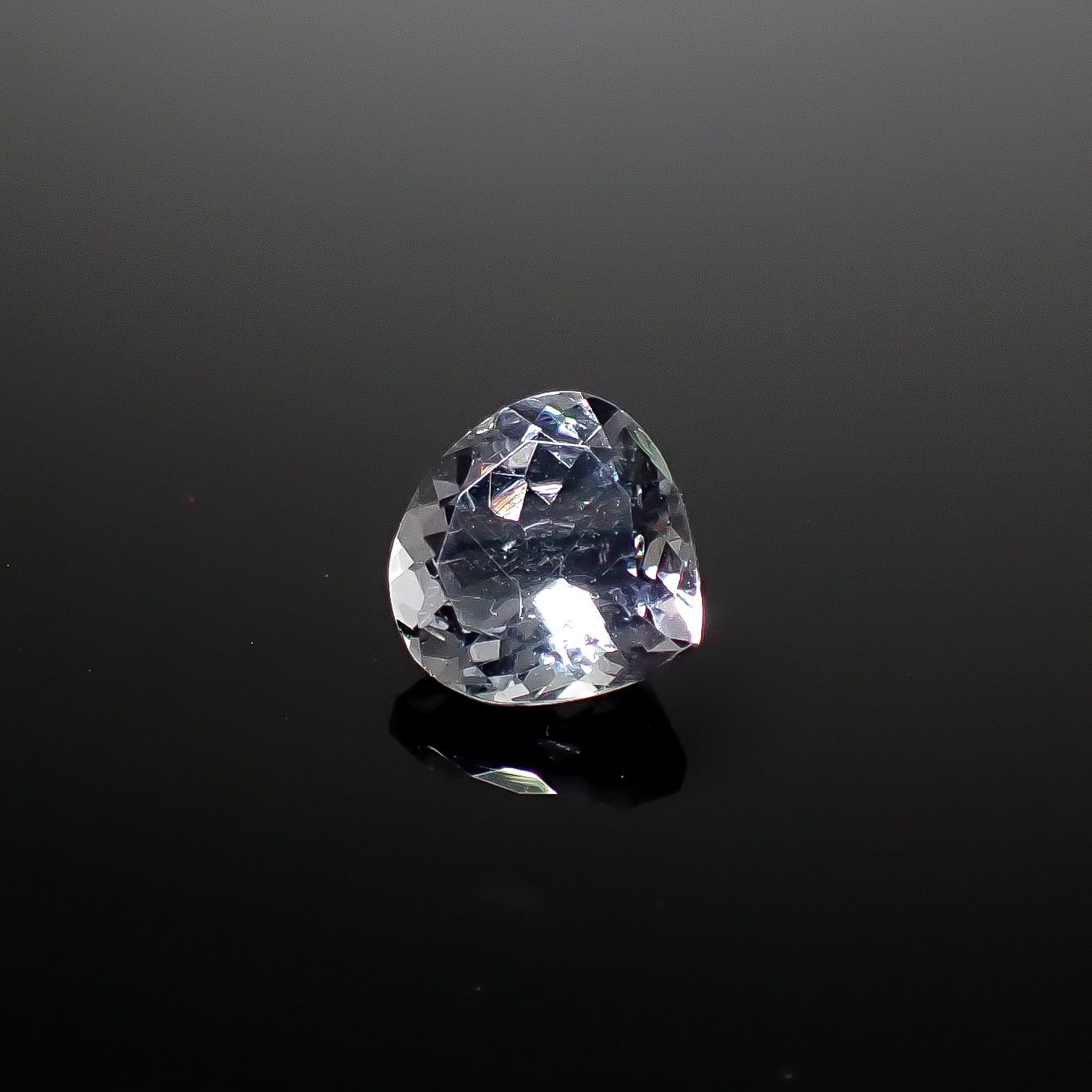 フローライト フルオレッセンス アフガニスタン産 1.95ct [250630522]7.8x7.9mm前後