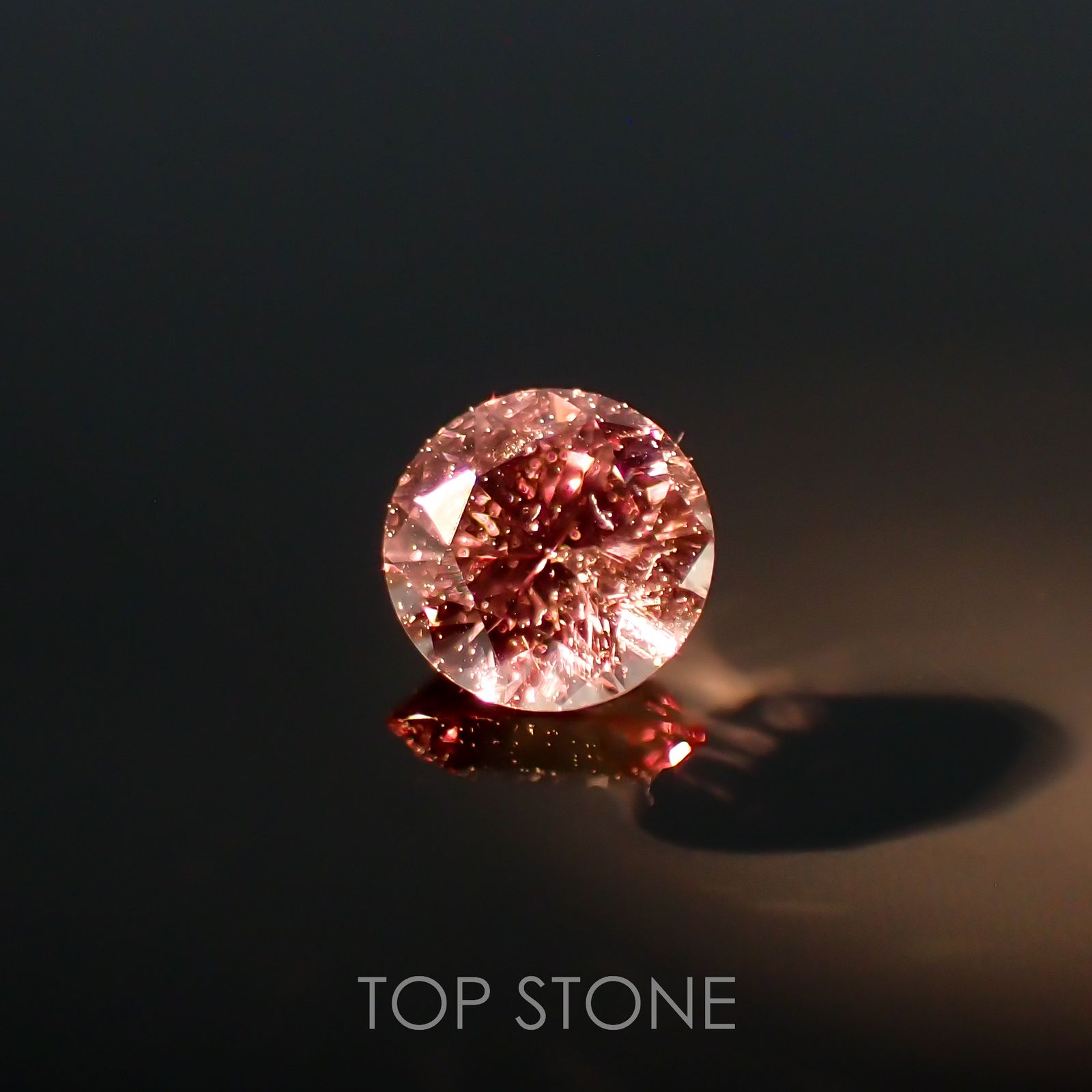 カラーシフトマラヤガーネット(宝石名ガーネット)タンザニア産 0.22ct 識別済[220616429]3.7x3.7mm前後
