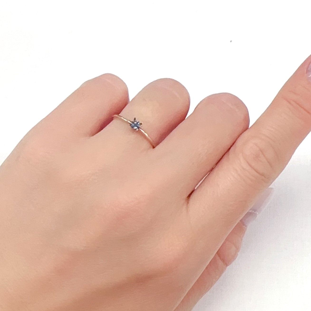 ◇プリンセスカット◇アレキサンドライト ブラジル産/EmeraldMains社製 0.081ct[240527592]2.4x2.4mm前後