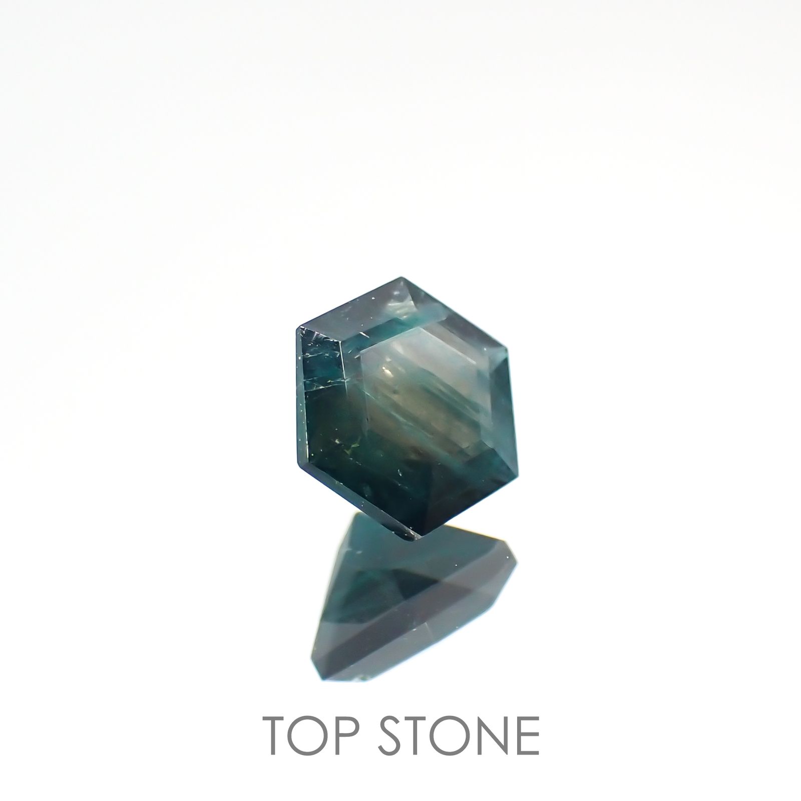 ◇ヘキサゴンカット◇グランディディエライト マダガスカル産 ルース 0.58ct[210813060]5×4.9mm前後