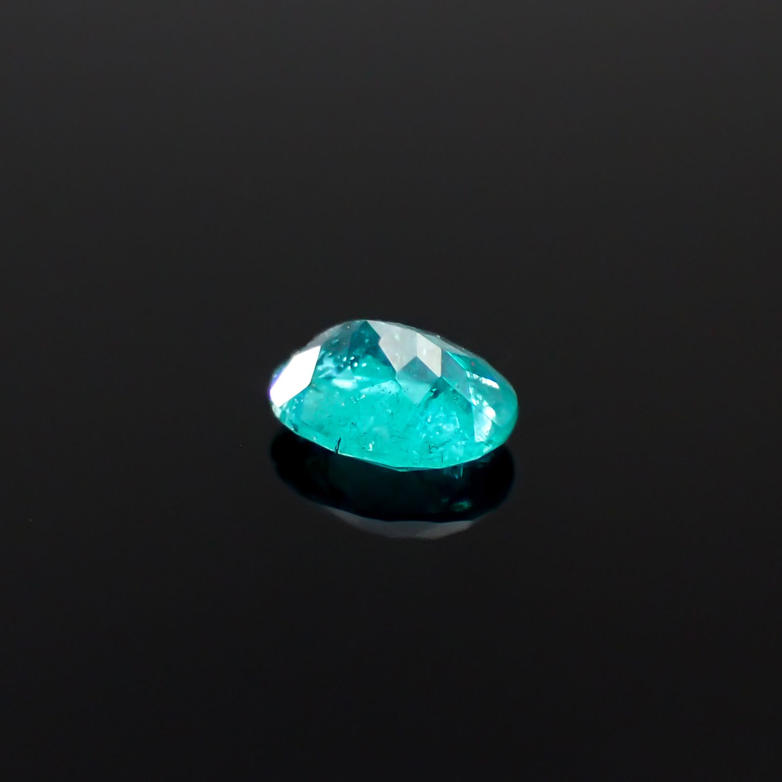 パライバトルマリン ブラジル・パライバ州バターリャ鉱山産 0.33ct[240928738]5x4mm前後