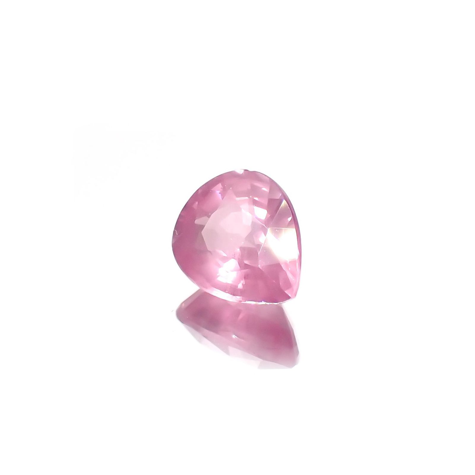 シルキーピンクスピネル(宝石名ピンク・スピネル)タンザニア産 0.95ct 識別済[230120247]6.7x5.5mm前後