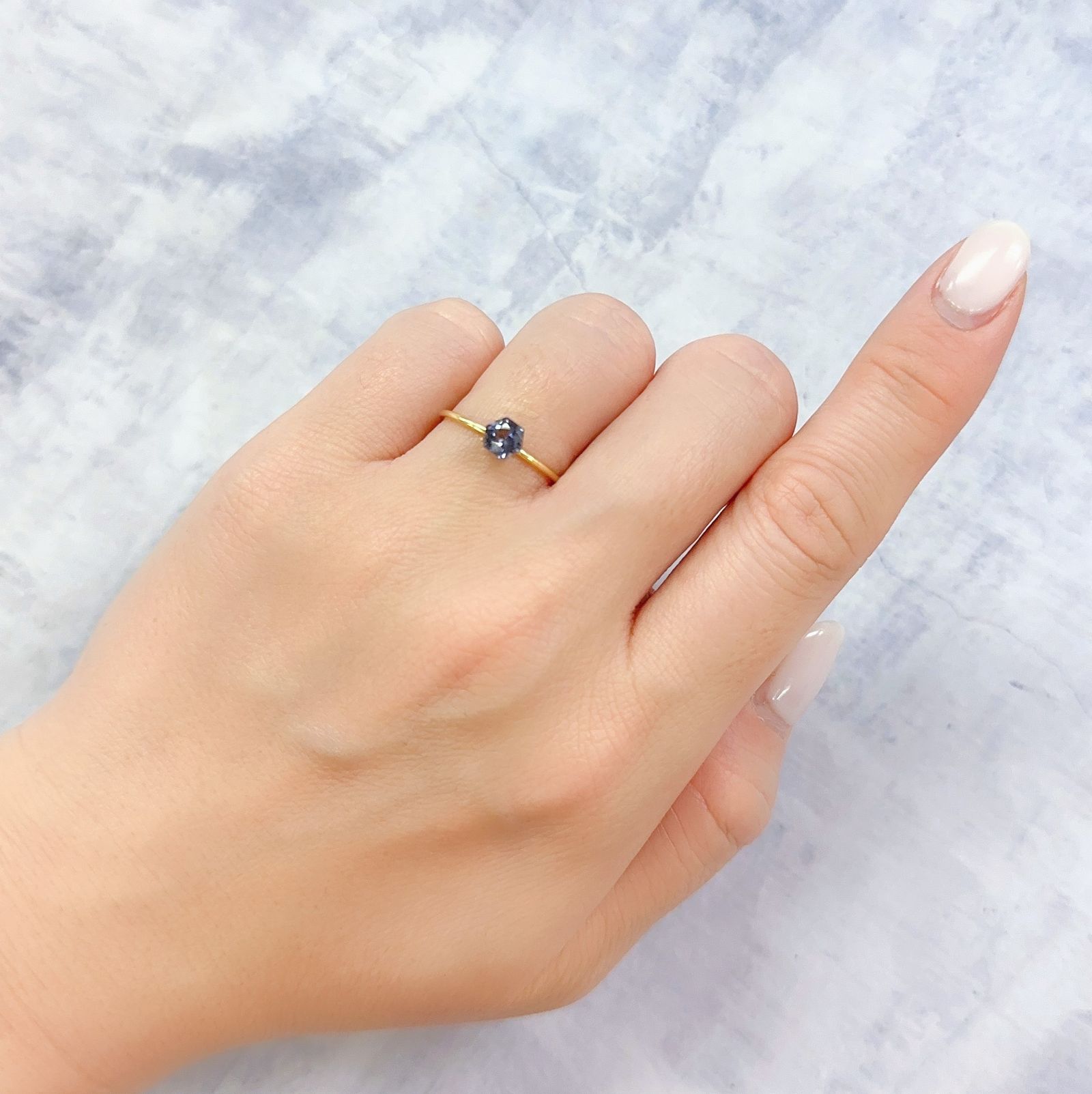◇ヘキサゴンカット◇バイオレットスピネル(宝石名スピネル)ビルマ/マダガスカル産 0.44ct 識別済[230220669]4.7x4.6mm前後