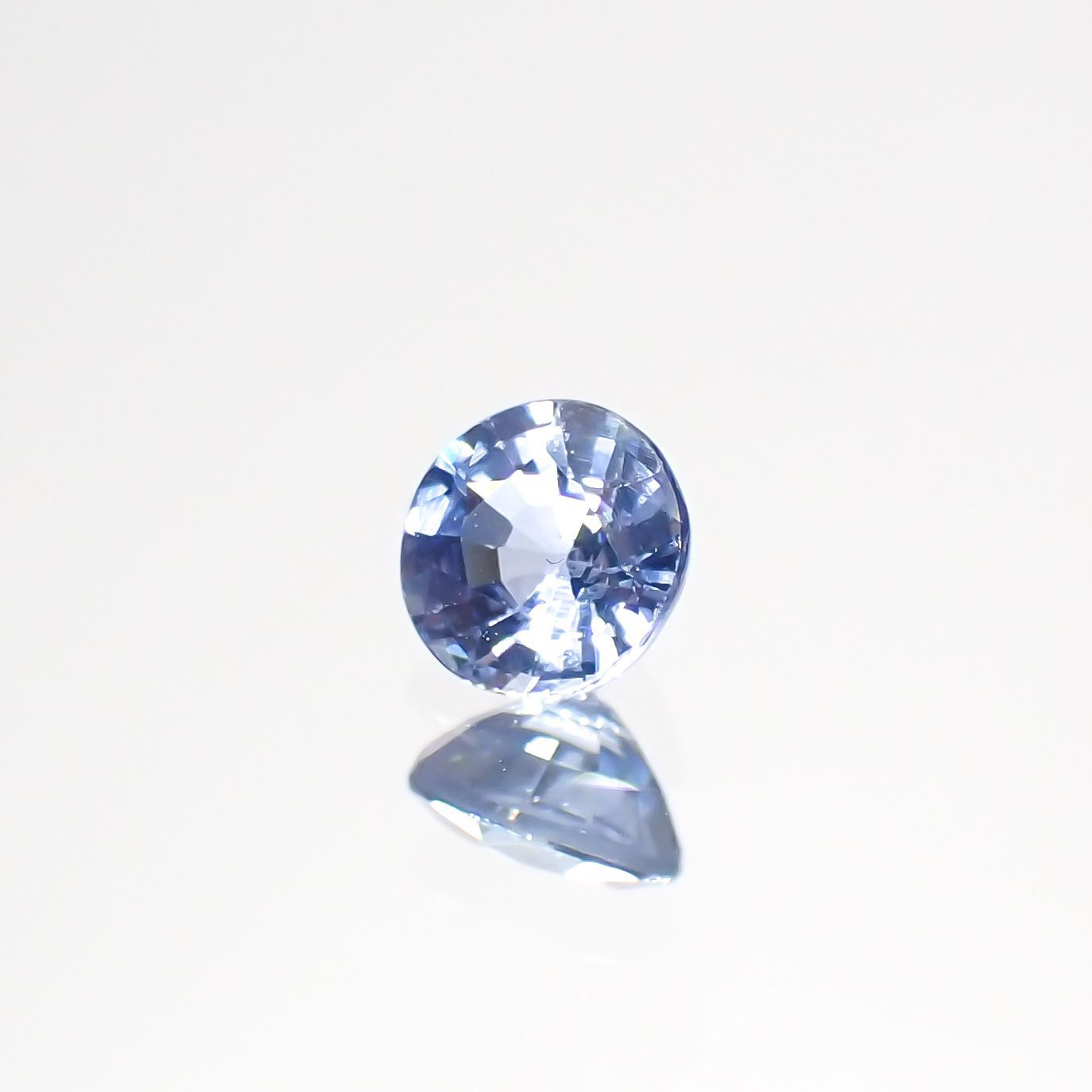 アイスブルーサファイア(宝石名サファイア)スリランカ/マダガスカル産 0.43ct 識別済[220515963]4.4x4.4mm前後