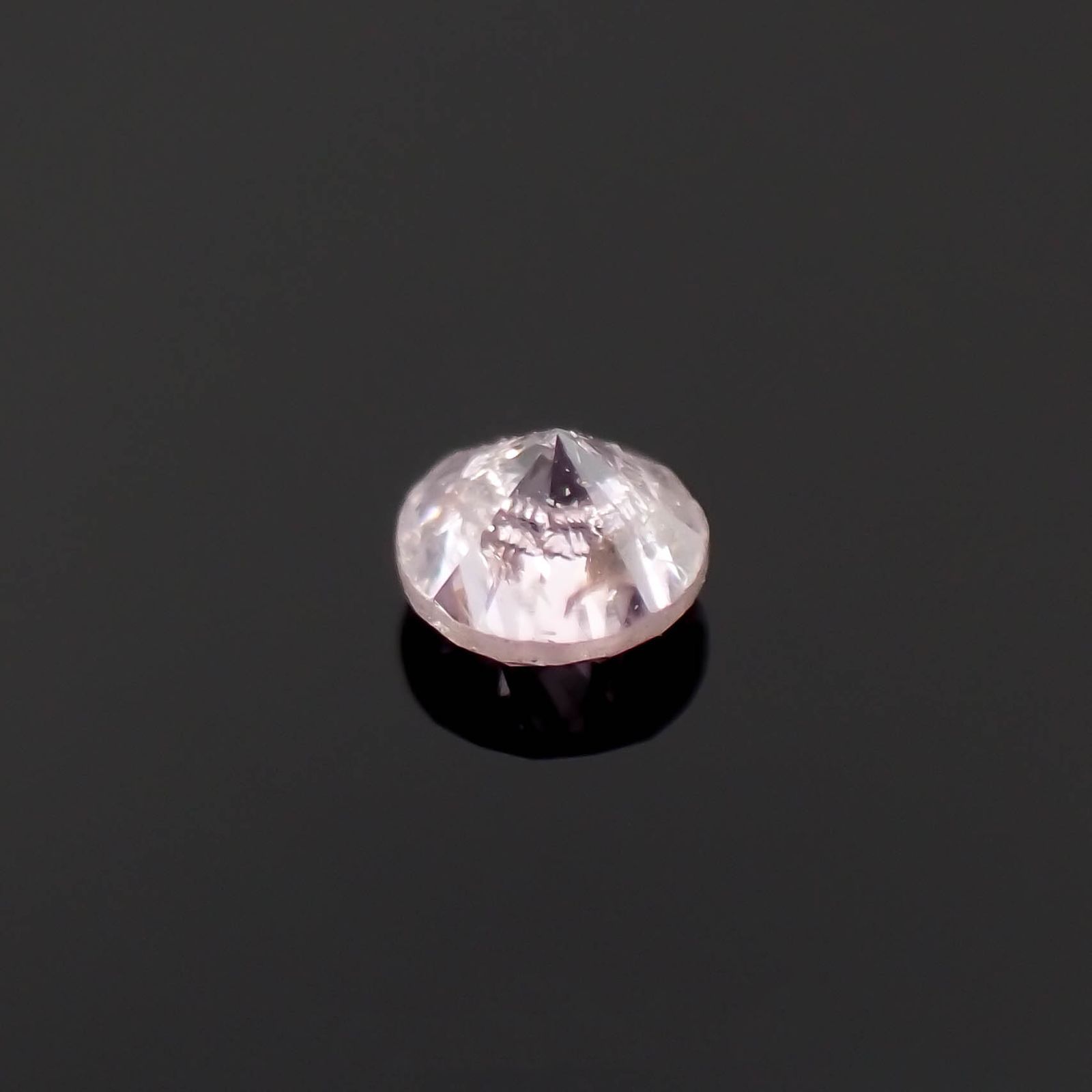 ピンクダイヤモンド(宝石名ダイアモンド I-2/FANCY LIGHT PURPLISH PINK) 0.042ct ソ付(CGL)[230120142]2.06x2.12mm前後