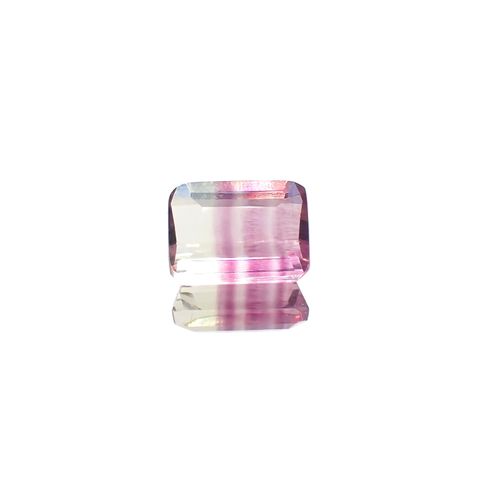 バイカラーフローライト 中国産 1.80ct [220917997]8x5.8mm前後