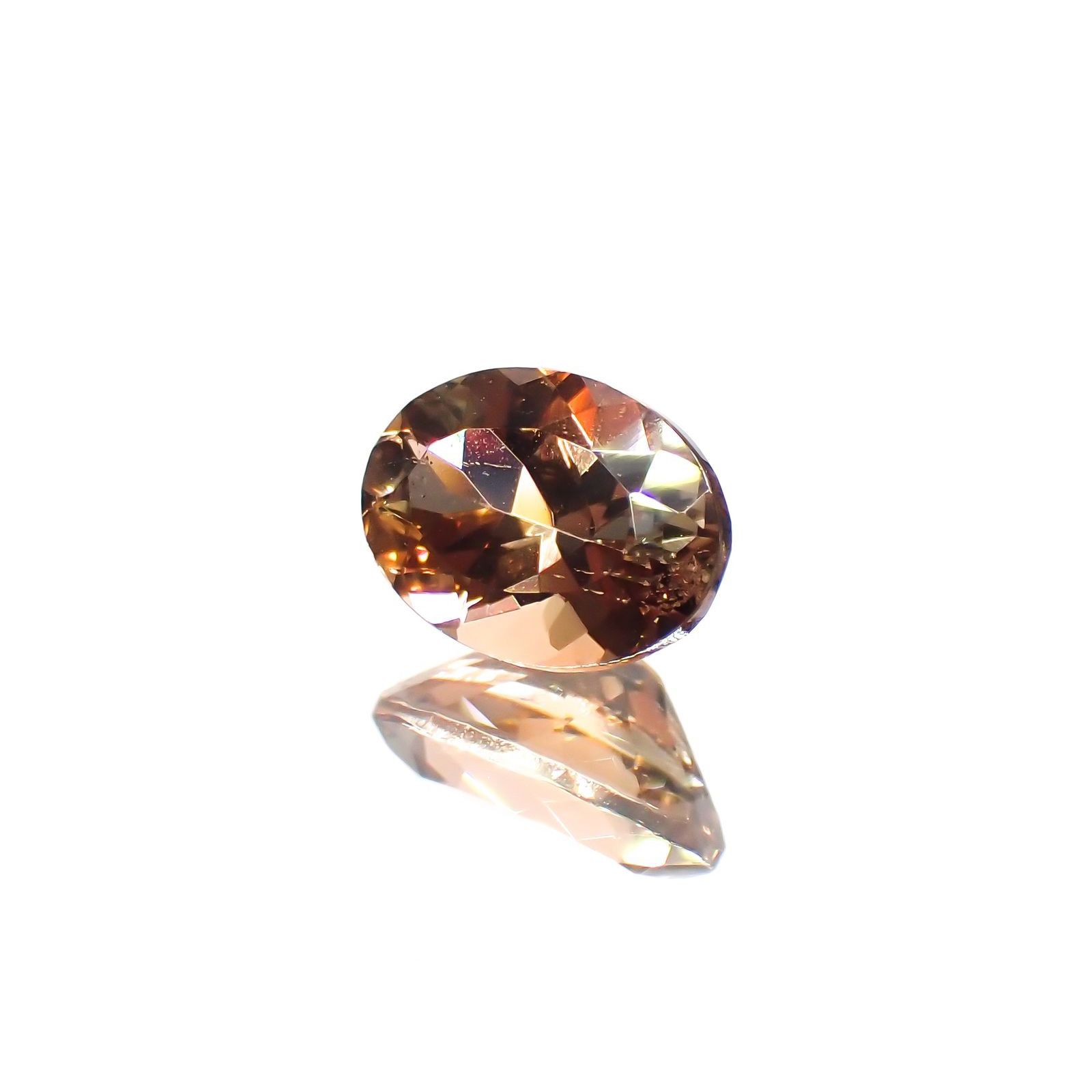 アンダリュサイト(宝石名アンダリュサイト)スリランカ/モザンビーク産 識別済 0.79ct / 6.9x4.9mm前後 [251014434]