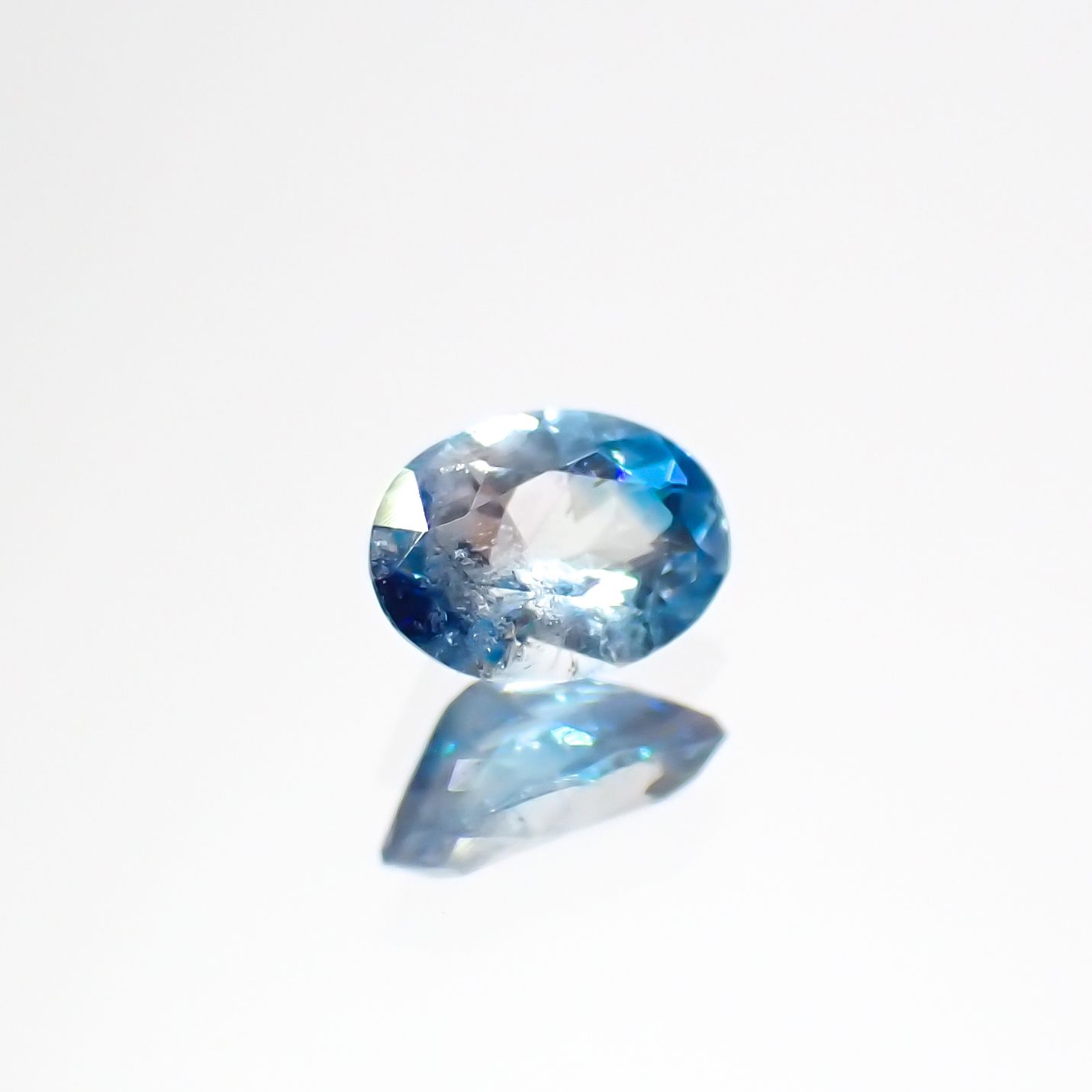 ユークレース ジンバブエ産 0.13ct[231024052]3.8x2.8mm前後