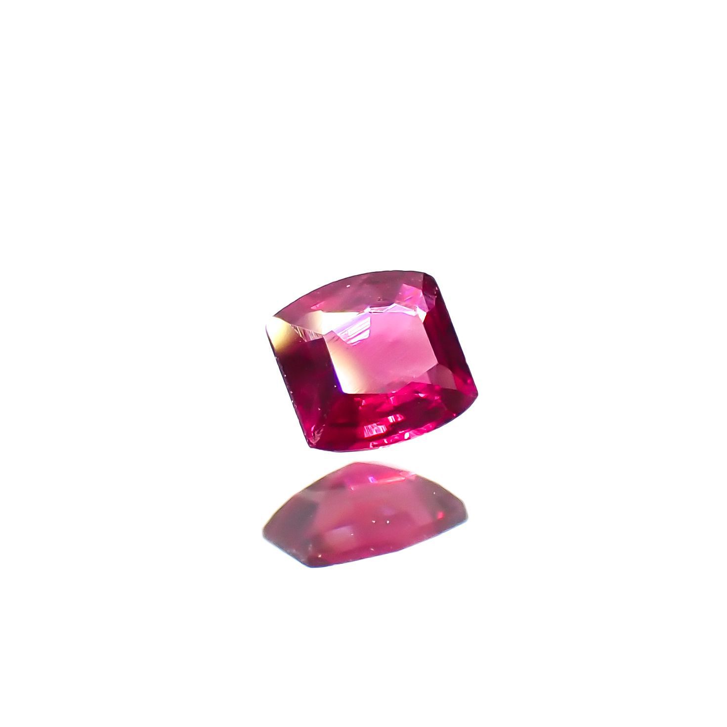 ルビー モザンビーク/ビルマ産 0.12ct [220616200]2.9x2.7mm前後