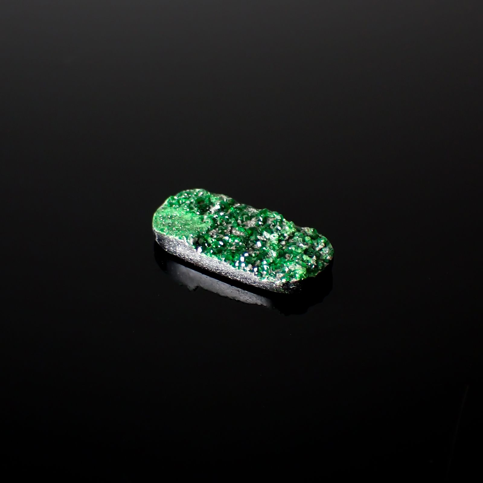 ウバロバイト 原石 ロシア産 10.35ct[240326443]20.6x10.1mm前後