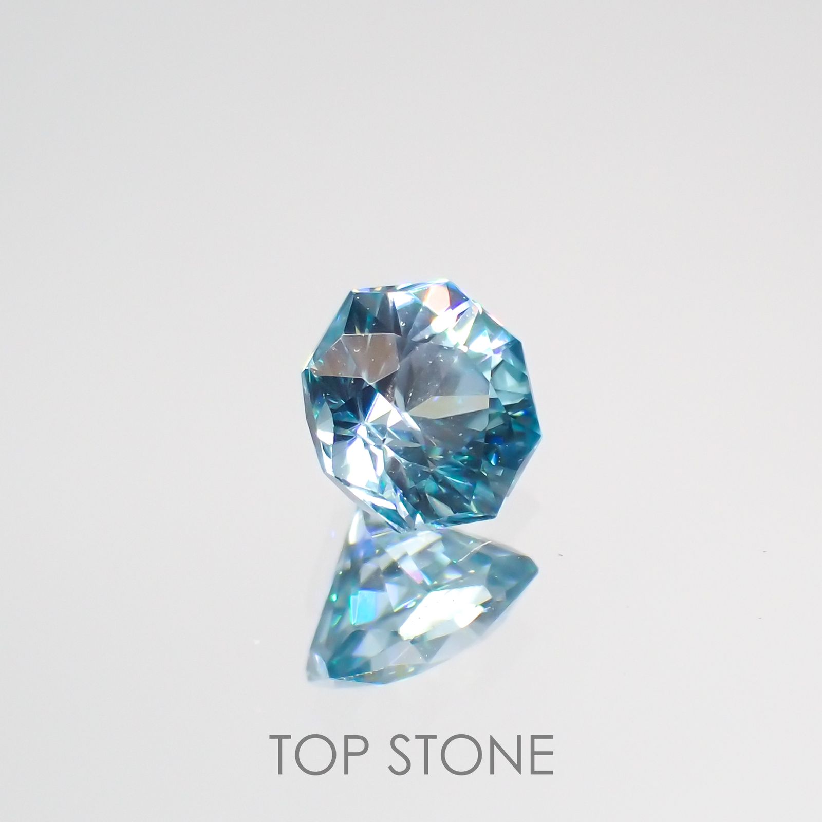 ◇オクタゴンカット◇ブルージルコン カンボジア産 ルース 0.78ct[210913360]4.9×4.9mm前後