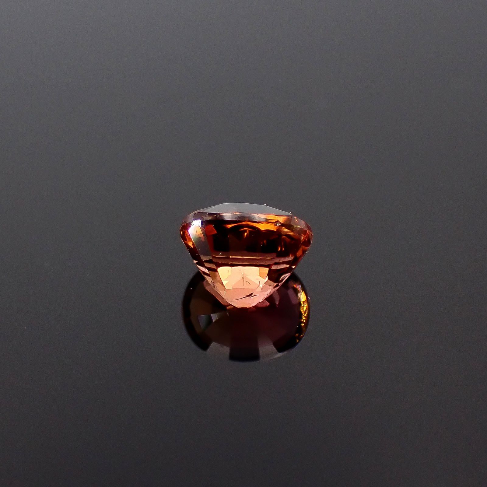 オレンジゾイサイト(宝石名ゾイサイト)タンザニア産 識別済 0.69ct / 5.4x4.4mm前後 [251231473]