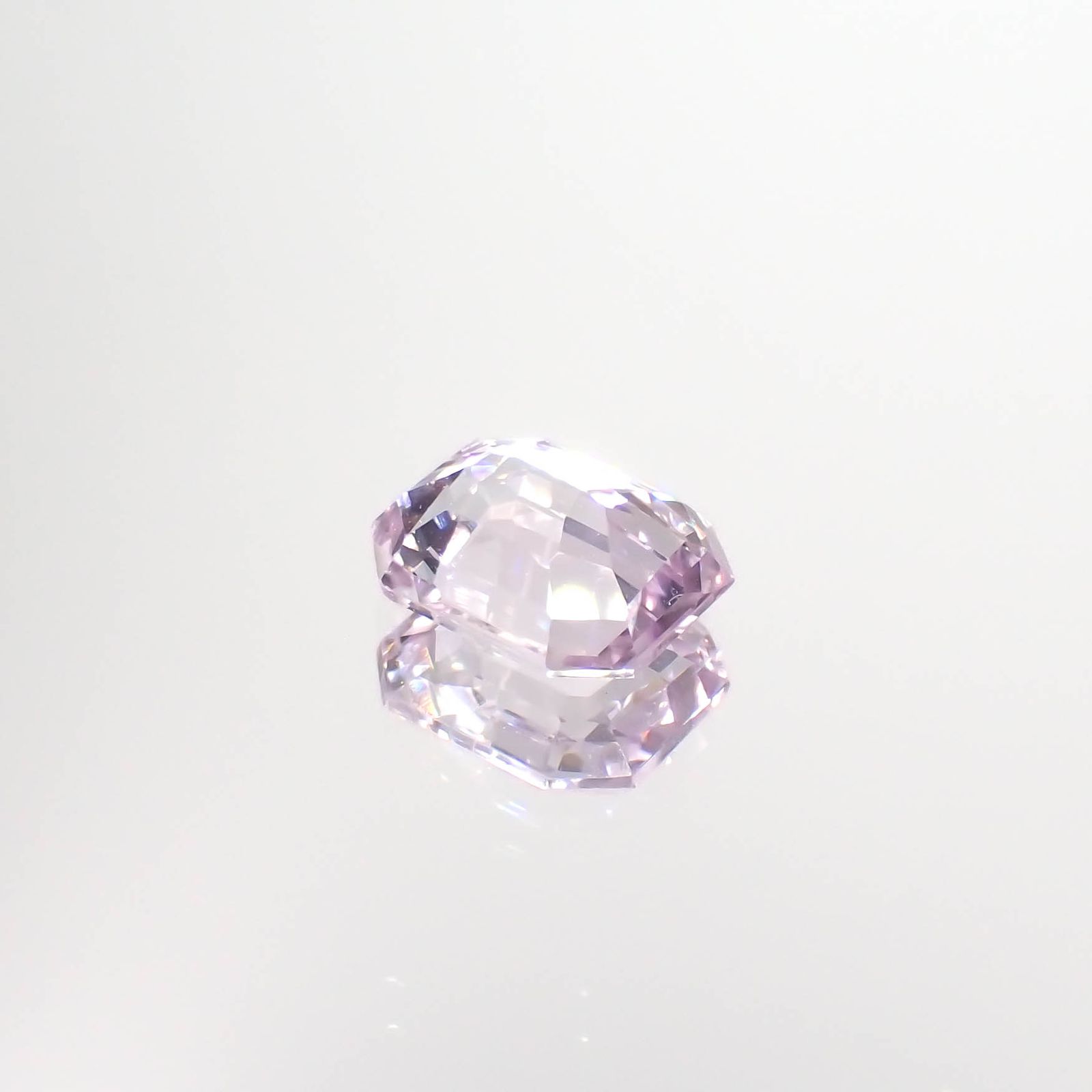 クンツァイト アフガニスタン産 3.27ct[230722931]9.9x8.3mm前後