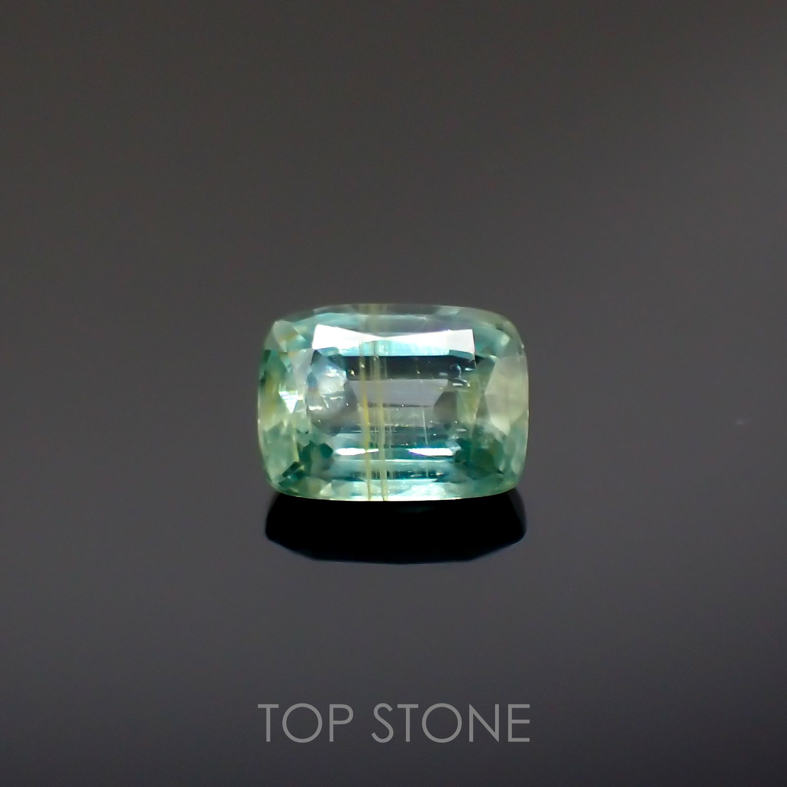 バイカラーカイヤナイト(宝石名カイヤナイト)ネパール産 1.23ct 識別済[220115366]6.9x5.2mm前後