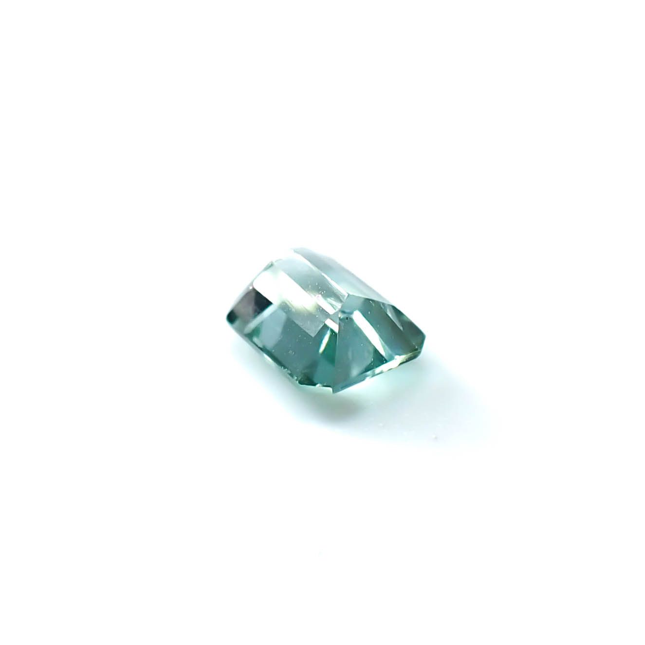 ミントトルマリン アフガニスタン産 0.50ct / 5.1x4.2mm前後 [251031206]