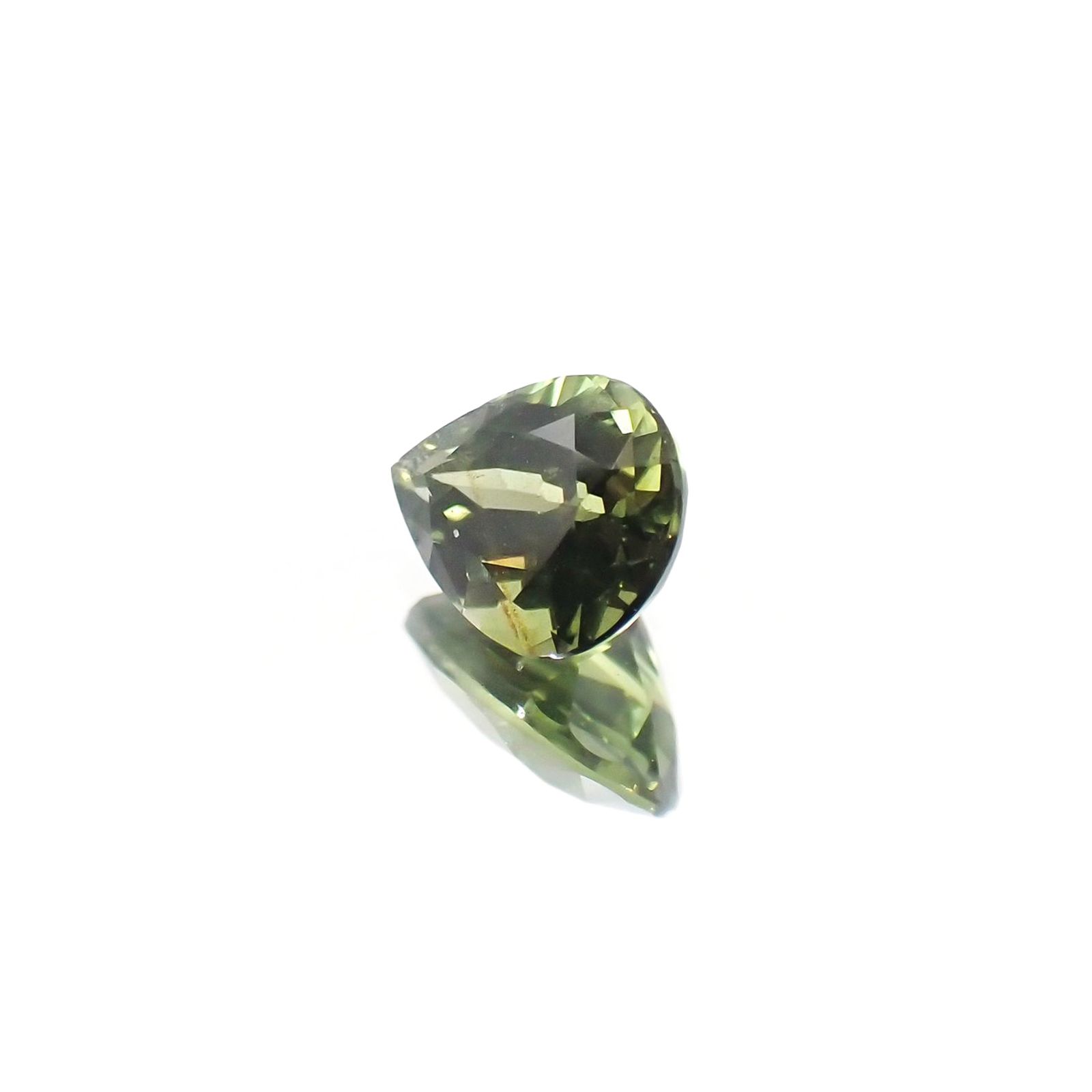 ゴールドシーンサファイア 非加熱(宝石名シーン・サファイア)ケニア産 識別済 0.89ct / 6.6x5.1mm前後 [231124074]