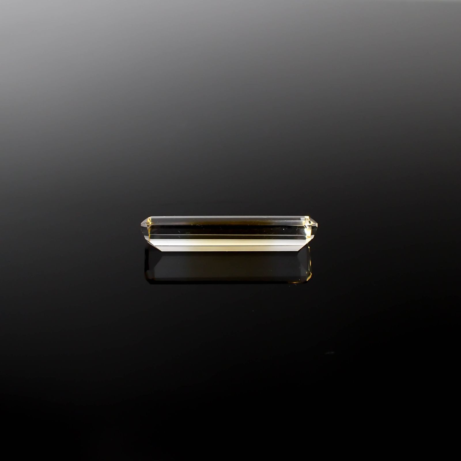 バイカラーシトリン ブラジル・ミナスジェライス州産 5.92ct[240326455]22.8x6.5mm前後