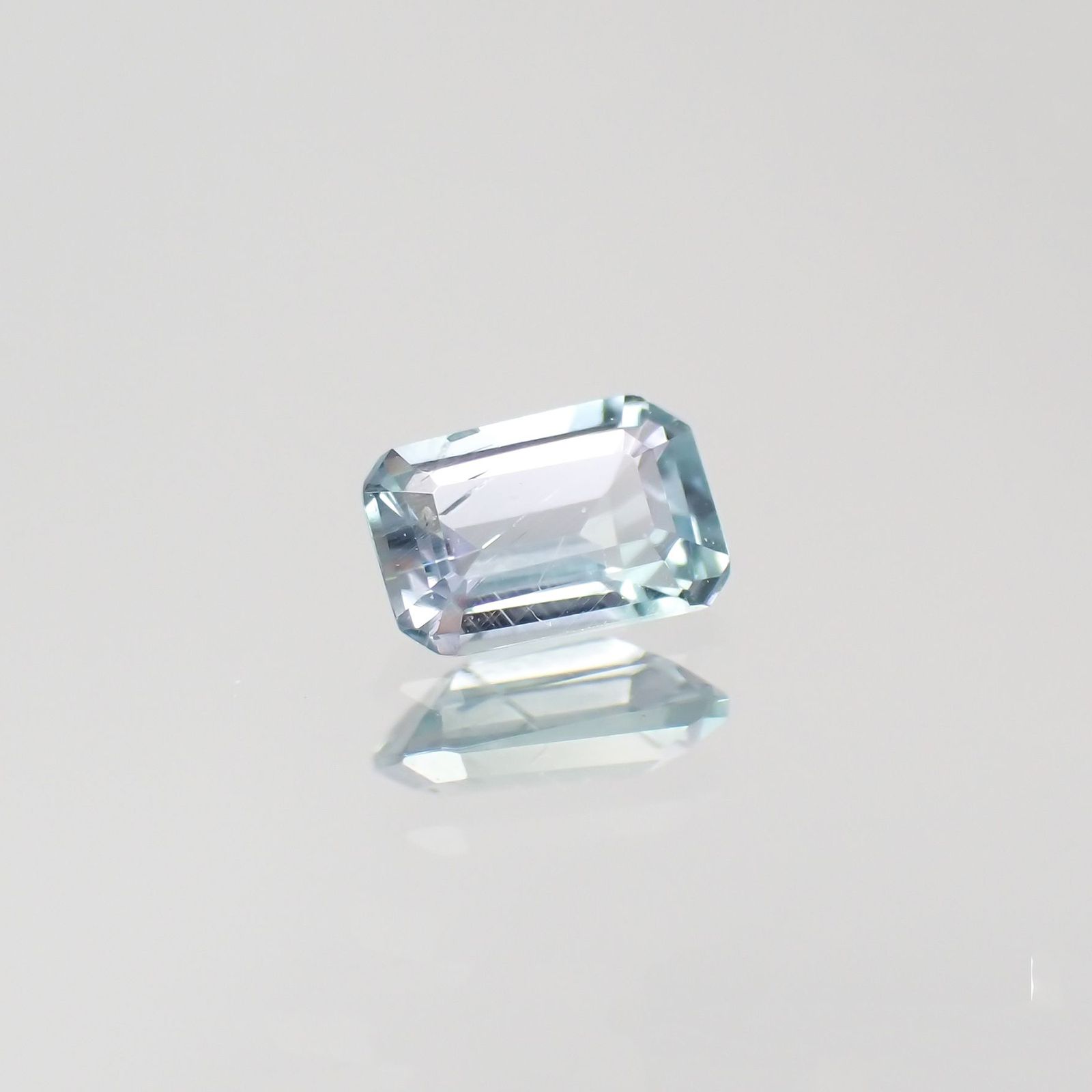 ブルーグリーンコーネルピン(宝石名コーネルピン)タンザニア産 0.14ct 識別済[240219230]3.5x2.3mm前後