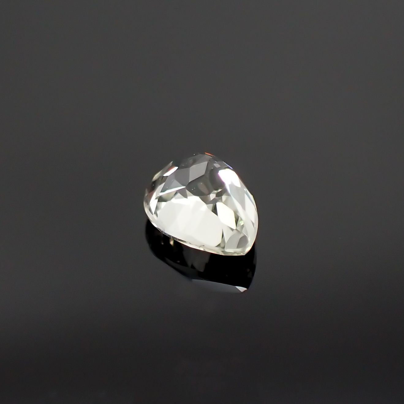 リューコ　ガーネット　単結晶　ホワイトガーネット　原石　鉱物 リューコガーネット(宝石名ホワイト グロッシュラー・ガーネット