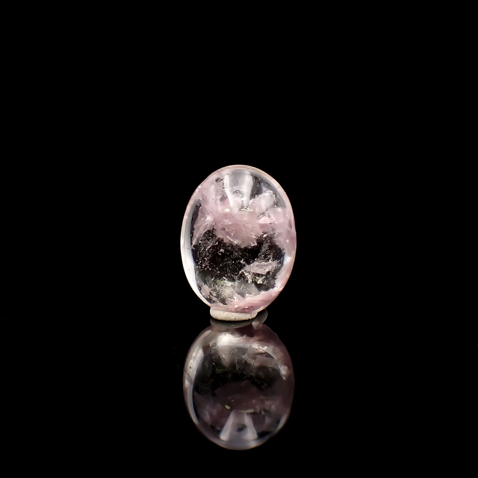 レピドライトインクォーツ ブラジル・ミナスジェライス州産 8.22ct / 16x12.2mm前後 [260331883]