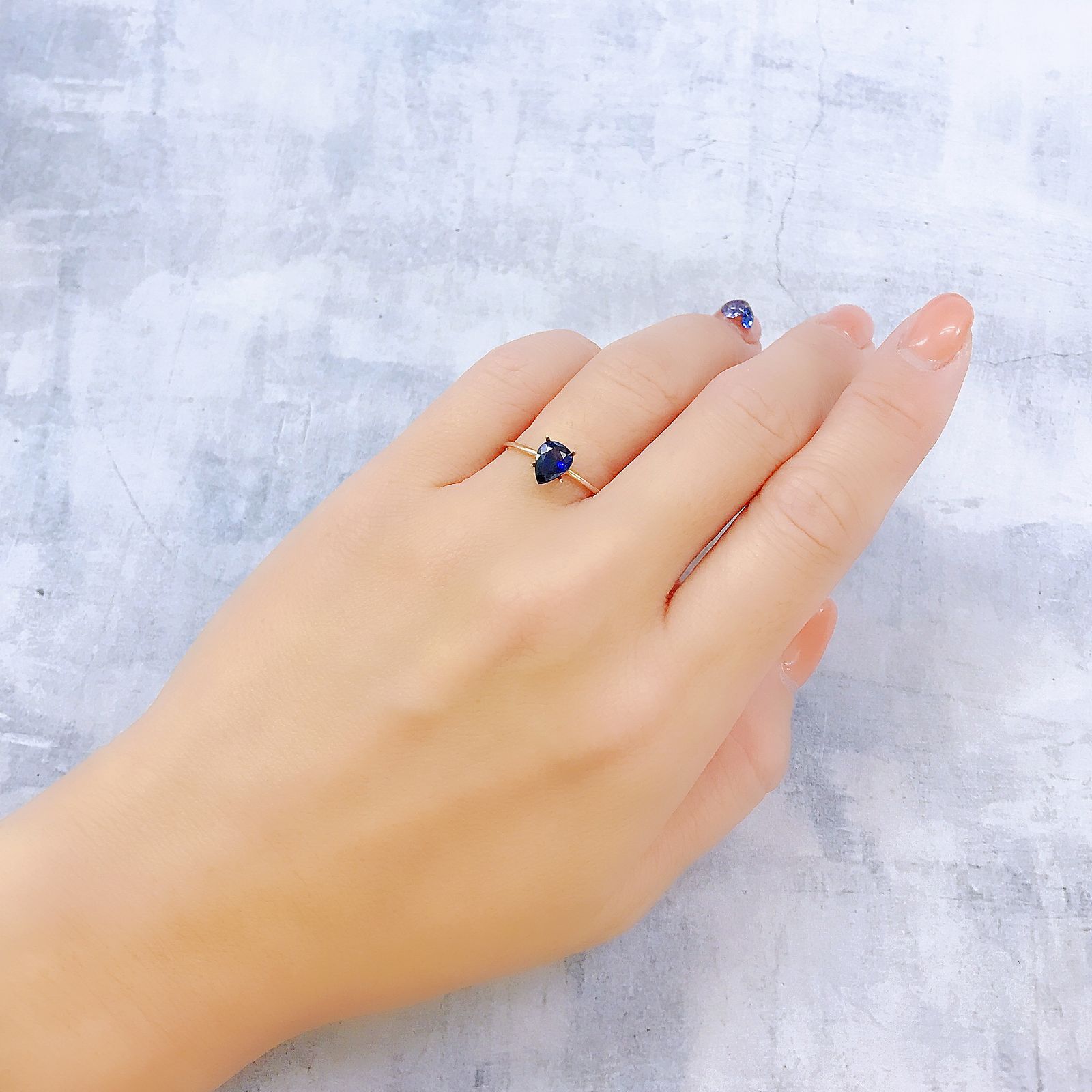 サファイア(宝石名サファイア)スリランカ/マダガスカル産 0.89ct 識別済[220917640]7x5.4mm前後