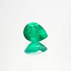 エメラルド(宝石名エメラルド) コロンビア産 0.38ct 識別済[20118358]5.7×4.4mm前後