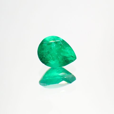 エメラルド(宝石名エメラルド) コロンビア産 0.38ct 識別済[20118358]5.7×4.4mm前後