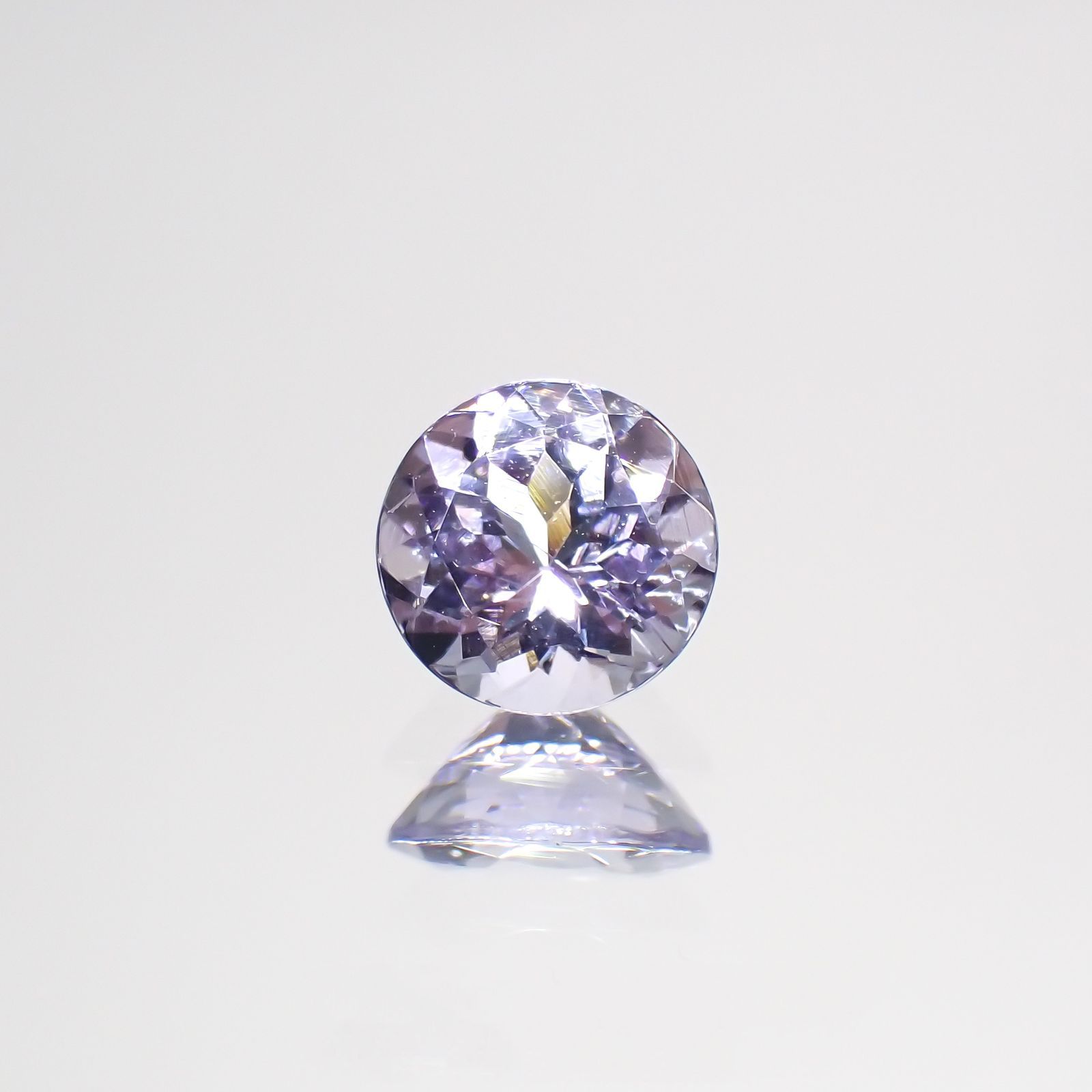 ラベンダーゾイサイト(宝石名ゾイサイト)タンザニア産 0.64ct 識別済[220115062]5.5x5.5mm前後