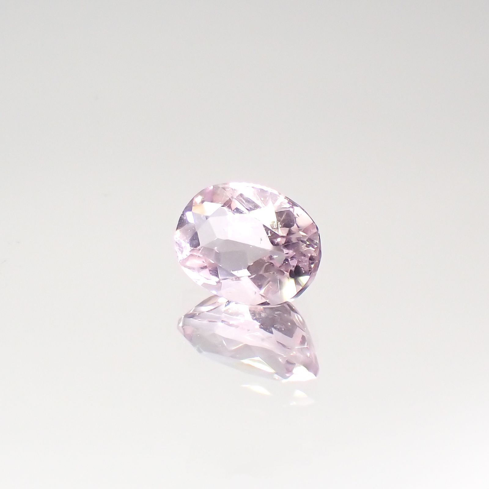 ピンクフローライト(宝石名フルオライト)ブラジル産 1.48ct 識別済[220115134]7.9x6.1mm前後