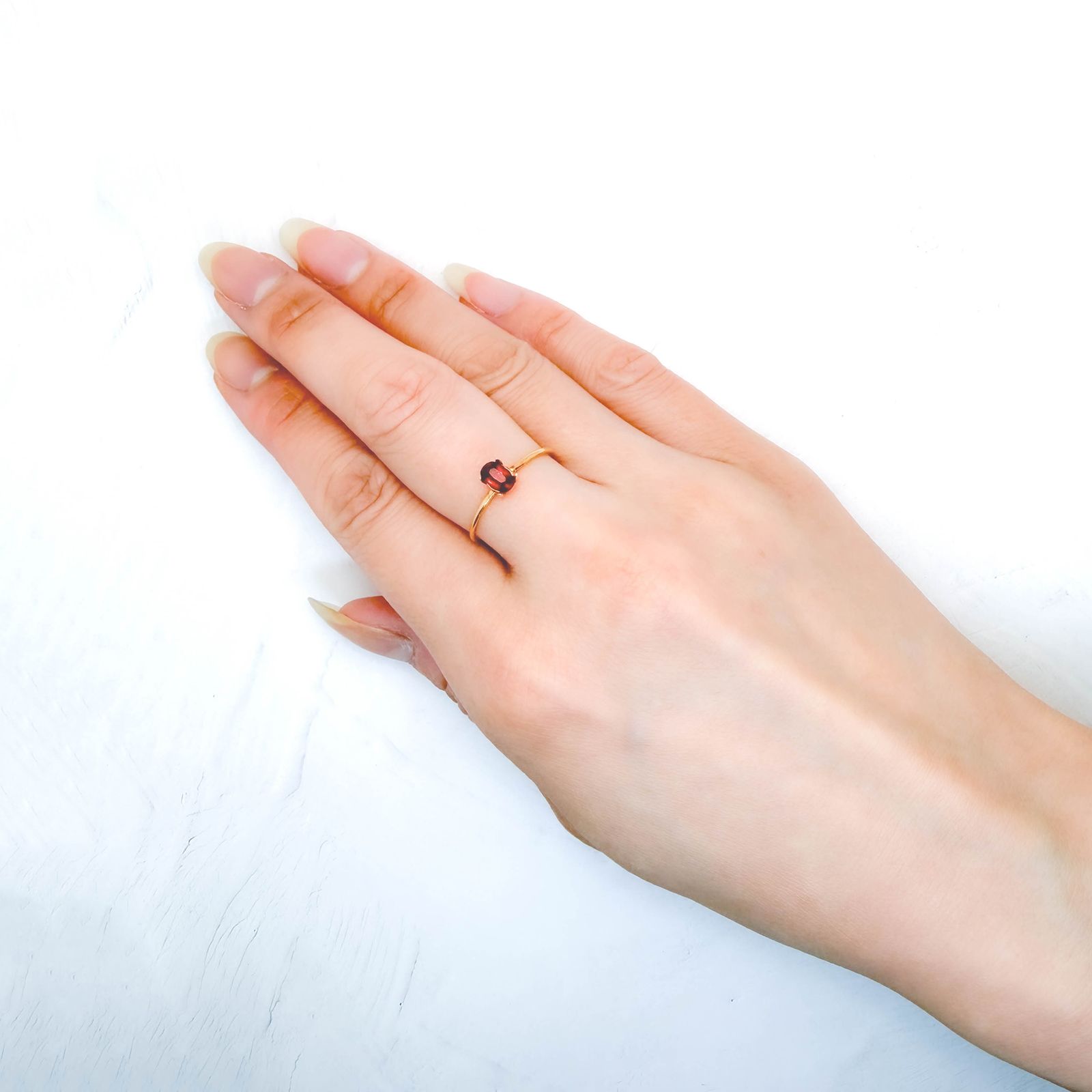 ジェダイスピネル(宝石名スピネル/別名ジェダイスピネル)ビルマ産 GUILD鑑付 0.41ct / 5.36x3.52mm前後 [260732538]