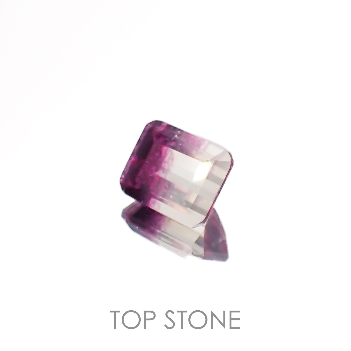 バイカラーフローライト 中国産 3.91ct[230120168]9.9x7.9mm前後