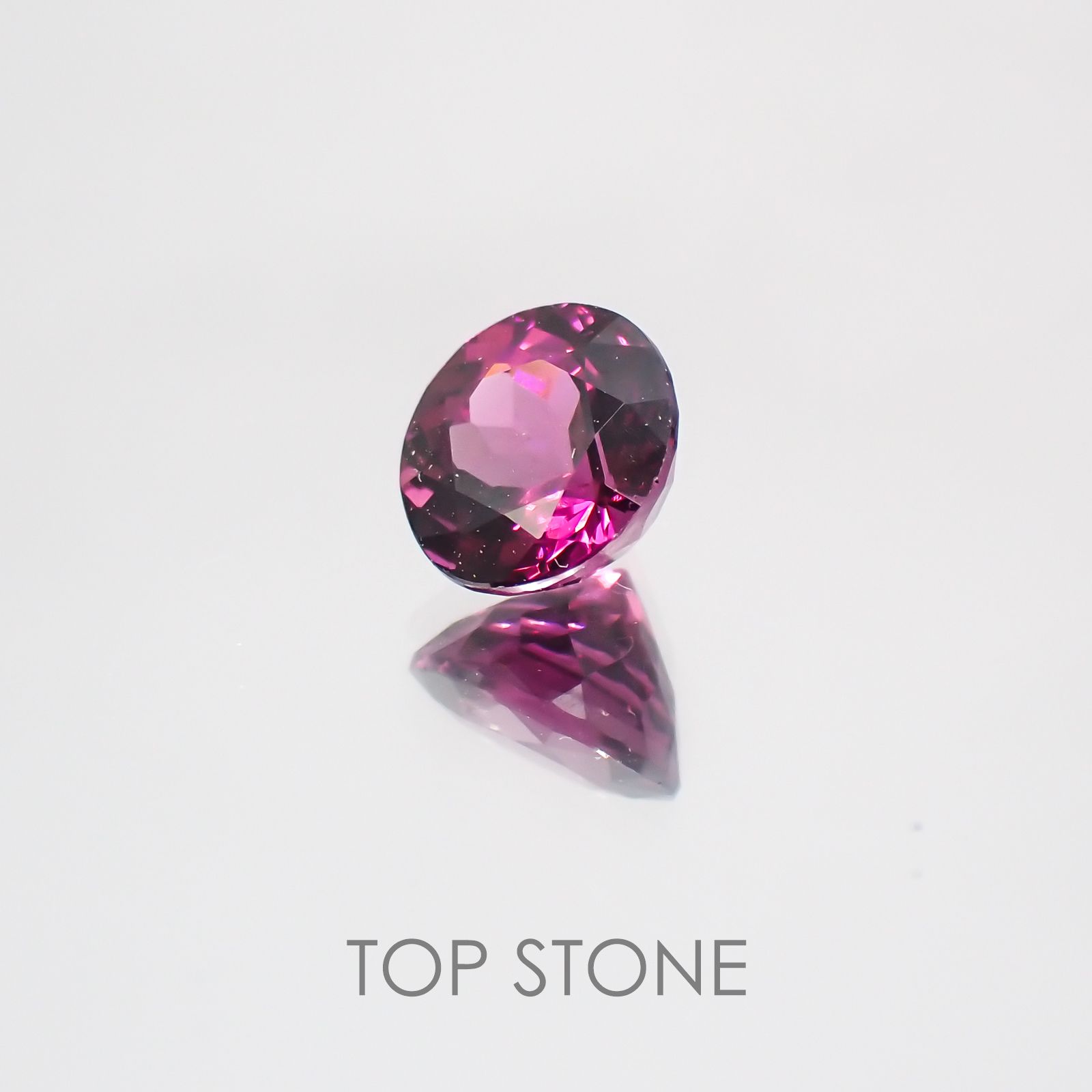 グレープガーネット(宝石名ガーネット) ブラジル産 0.98ct 識別済[21059689]5.7×5.7mm前後