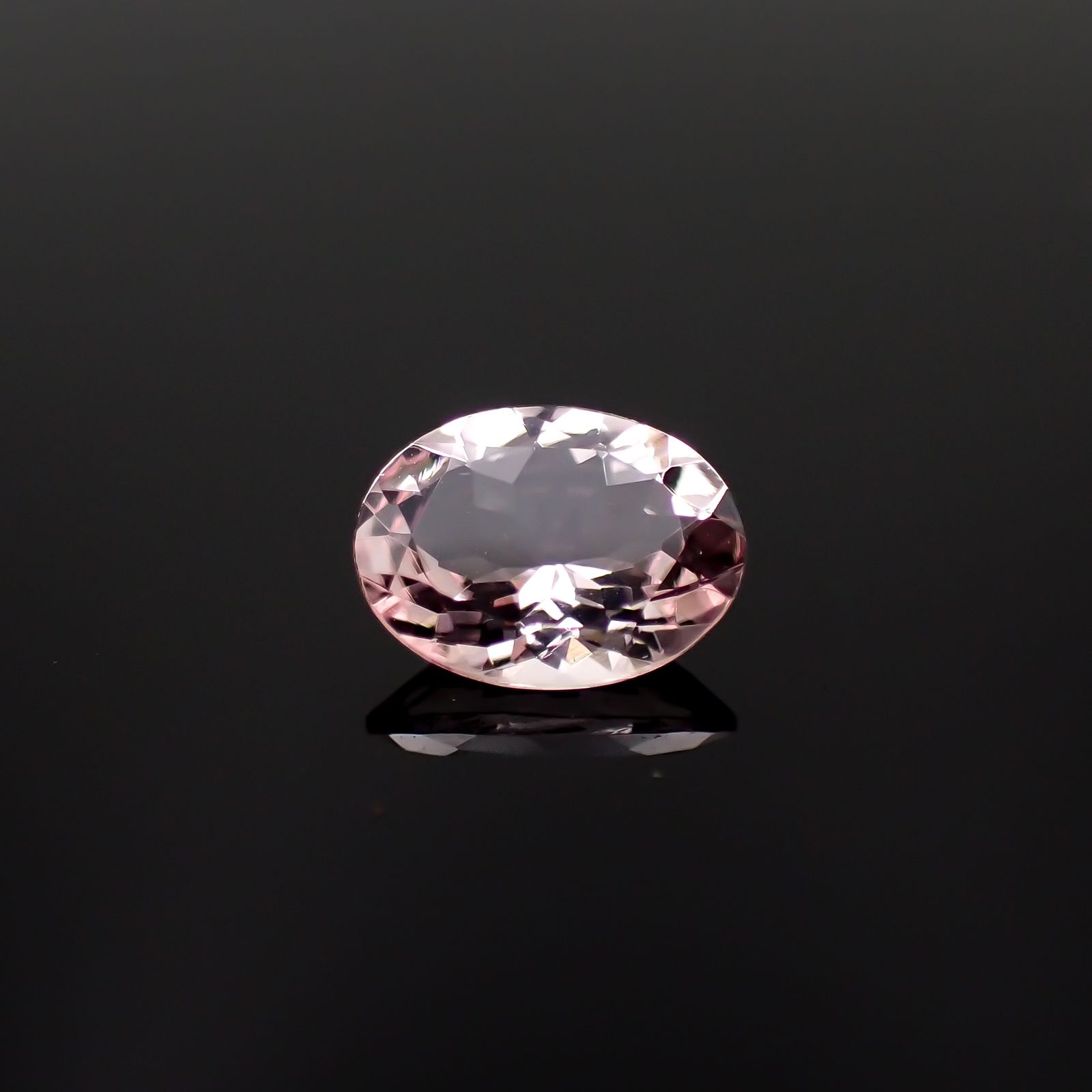 モルガナイト ブラジル産 0.88ct[230421788]7.8x5.9mm前後