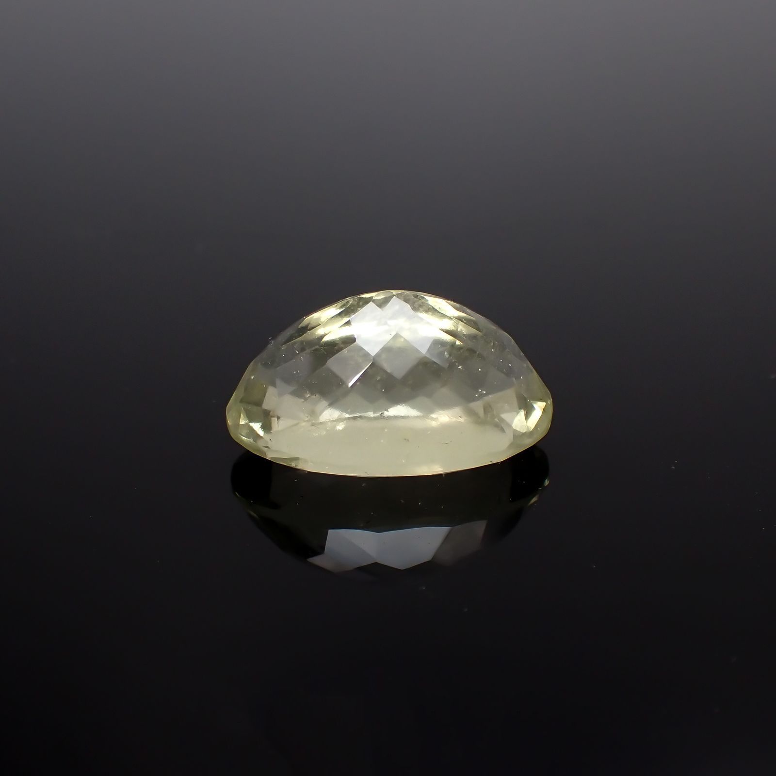 リビアングラス 発見地：エジプト・リビア砂漠 10.69ct[221018191]18.3x12.1mm前後