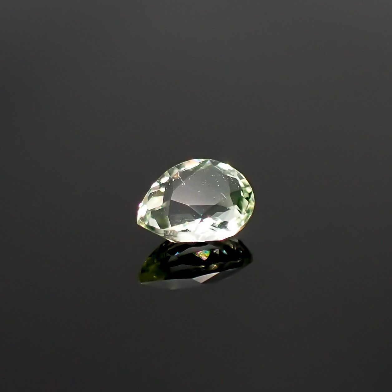 ハイアライトオパール(宝石名オパール) メキシコ産 0.198ct ソ付(彩珠)[210611144]4.8×3.6mm前後