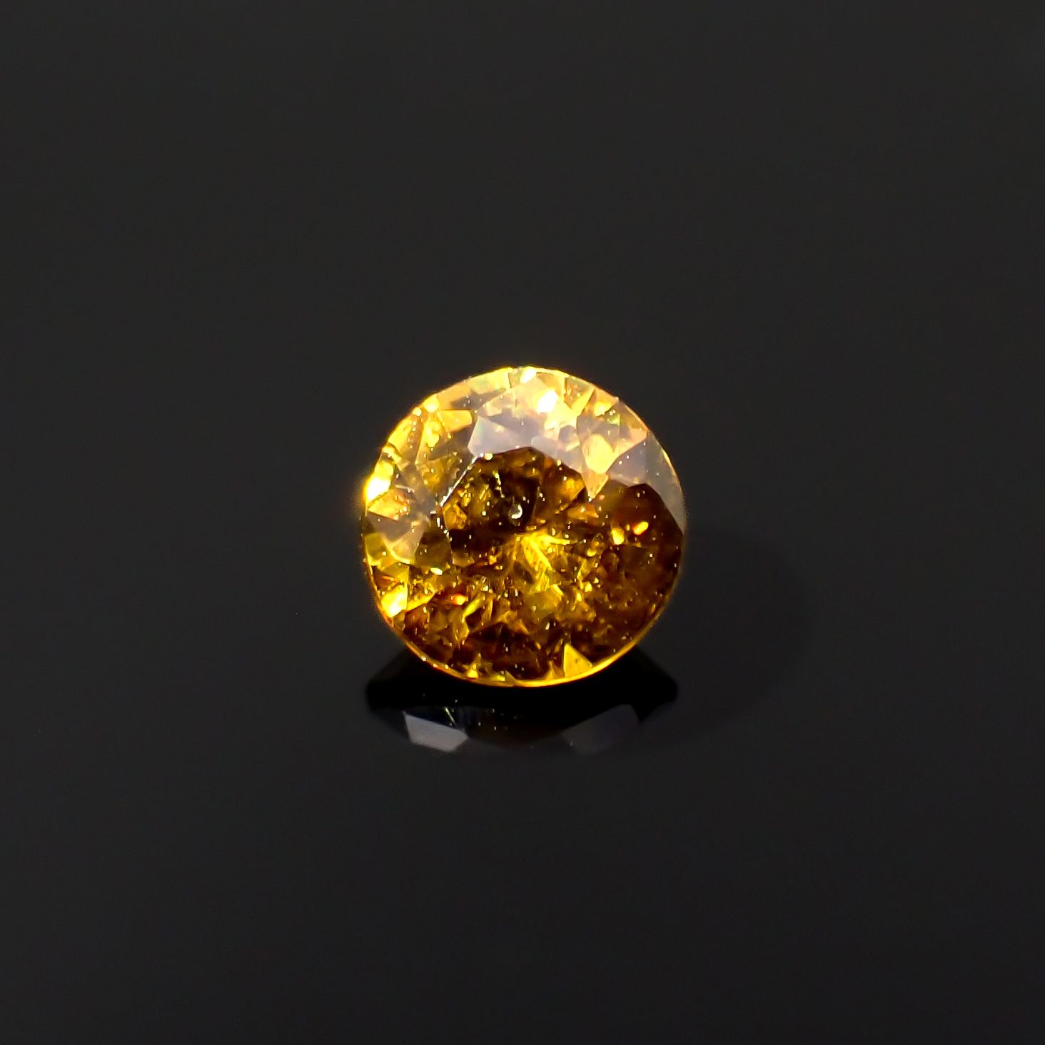 アンドラダイトガーネット(宝石名アンドラダイト・ガーネット)ナミビア共和国産 0.28ct 識別済[230421382]3.9x3.9mm前後