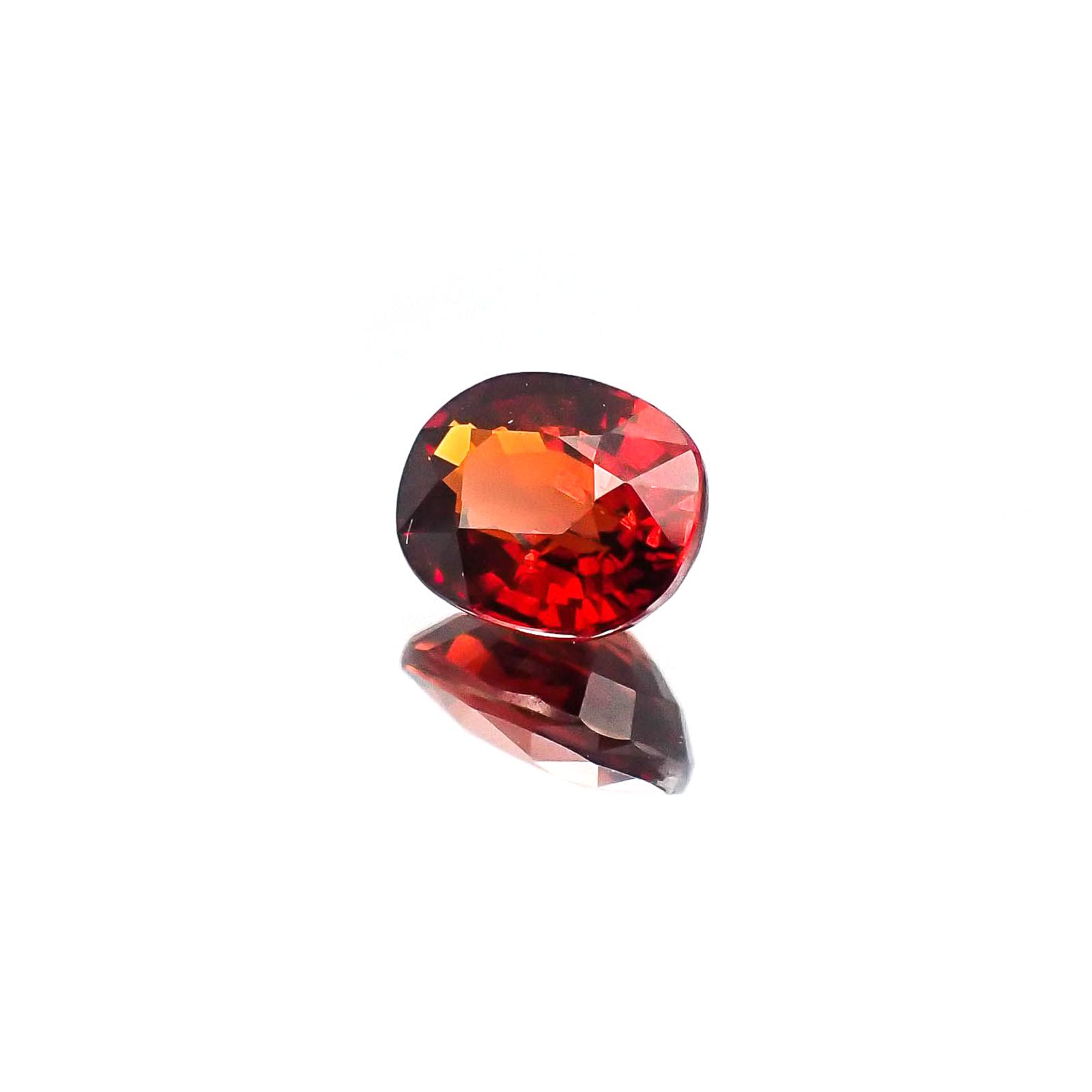 スペサルティンガーネット(宝石名スペサルティン・ガーネット)ナイジェリア産 1.86ct 識別済[230522151]7.8x6.1mm前後