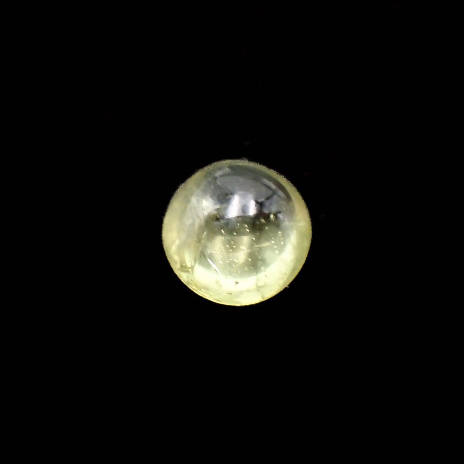 クリソベリルキャッツアイ スリランカ産 0.29ct / 3.9x3.9mm前後 [260118251]
