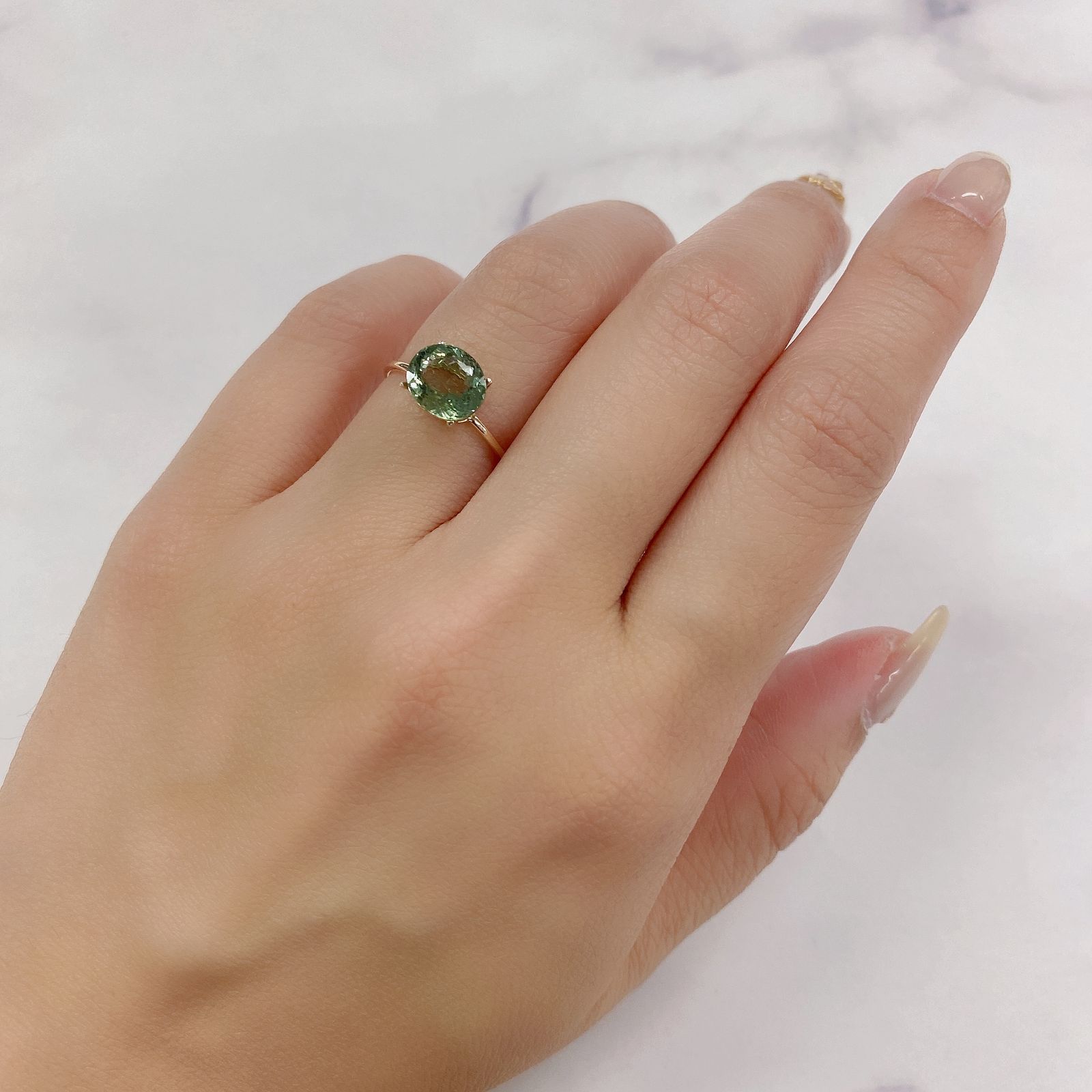 グリーンアパタイト(宝石名アパタイト) マダガスカル産 2.13ct 識別済[20106885]8.2×7.2mm前後