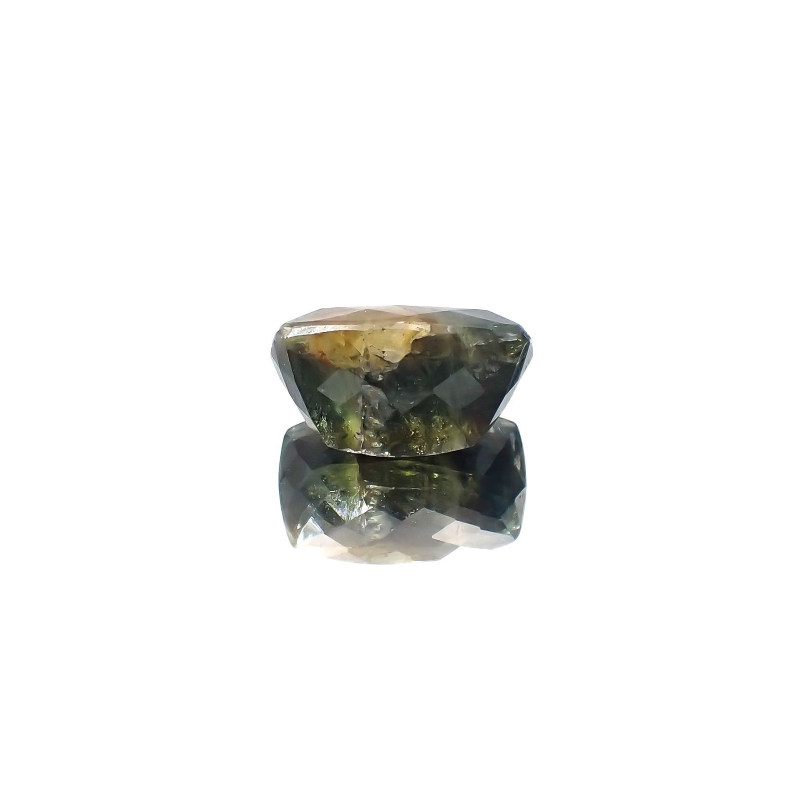 ゴールドシーンサファイア非加熱 ケニア産 9.97ct / 14.2x9.1mm前後 [230321339]
