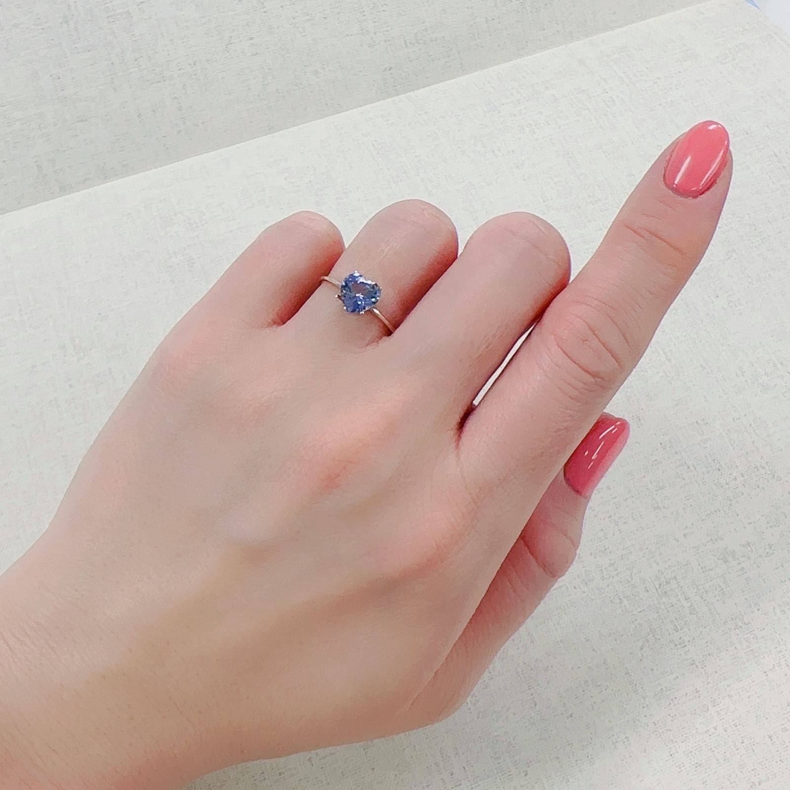 バイカラータンザナイト(宝石名タンザナイト)タンザニア産 1.18ct 識別済[230220617]6.9x6.9mm前後