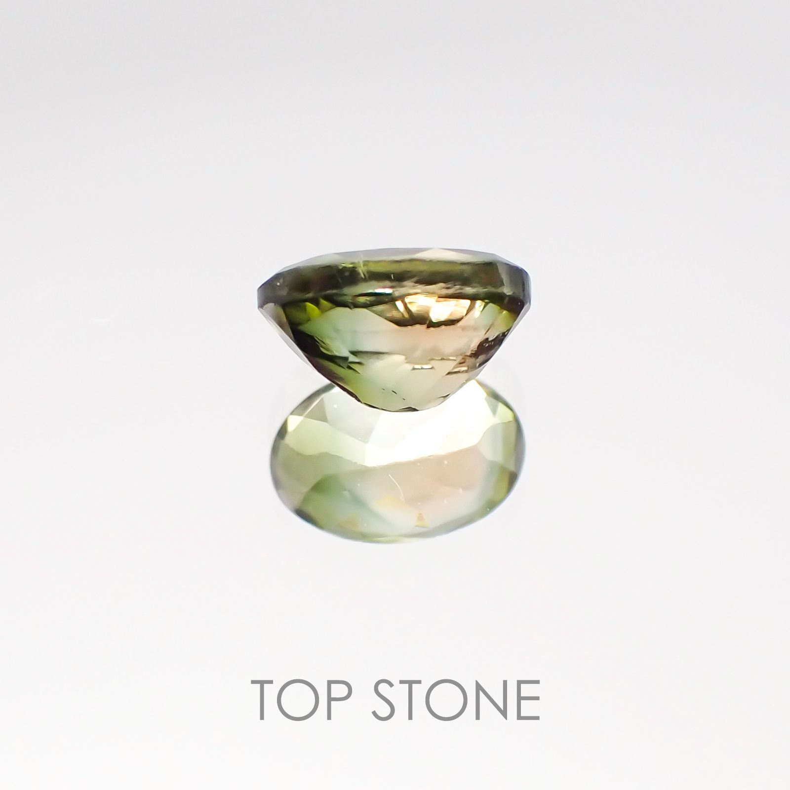 バイカラートルマリン(宝石名バイカラー・トルマリン) ブラジル産 0.53ct 識別済[20106806]5.8×3.9mm前後
