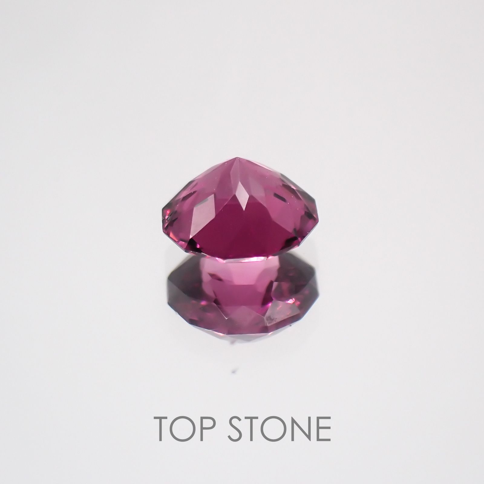 グレープガーネット ブラジル産 ルース 0.44ct[21049686]4.6×4.6mm前後
