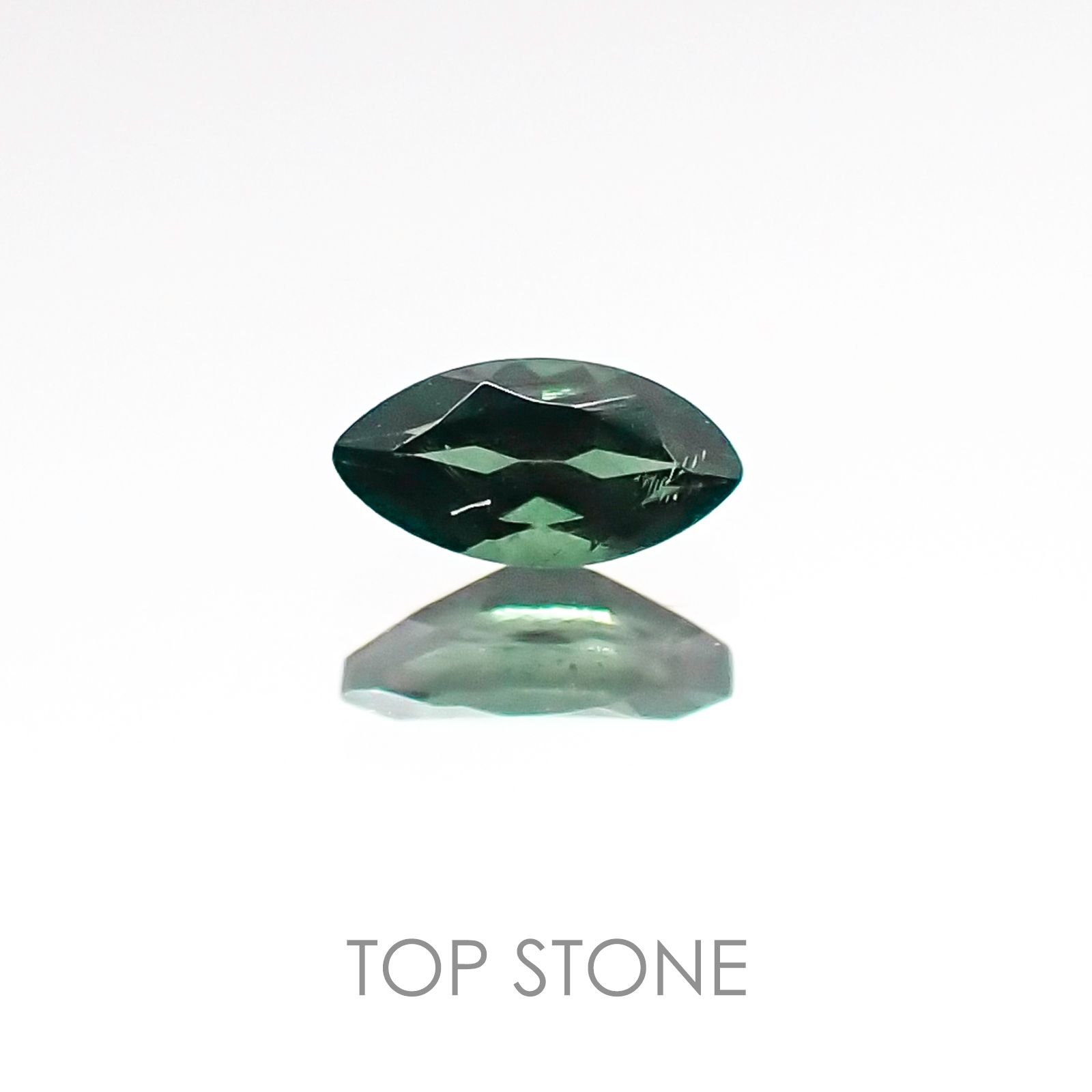 カラーチェンジガーネット(アレキタイプ) マダガスカル・ベキリー産 ルース 0.124ct[20106594]4.2×2.2mm前後