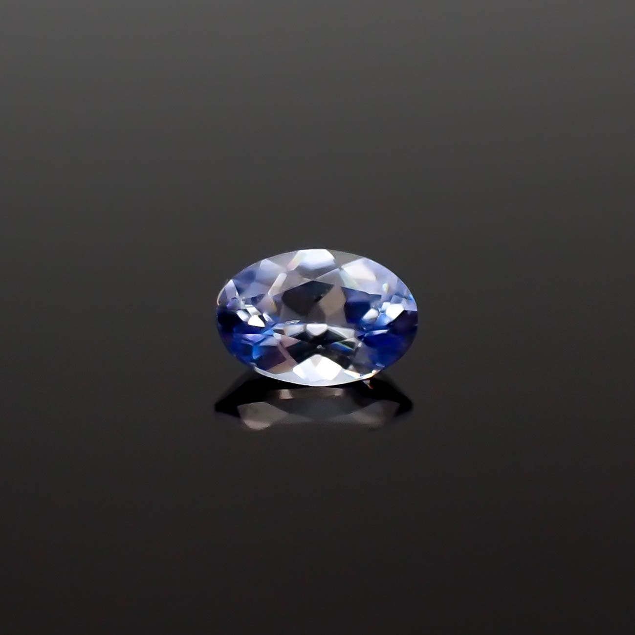 バイカラーベニトアイト アメリカ・カリフォルニア州産 0.079ct[240527395]3.2x2.2mm前後
