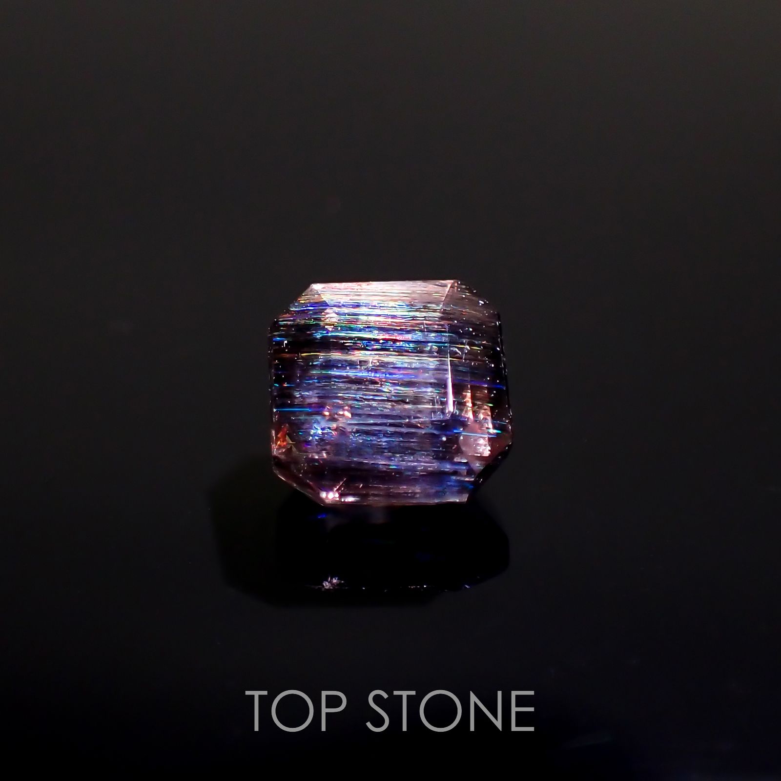 レインボースキャポライト ブラジル産 0.99ct[230220613]6x6mm前後
