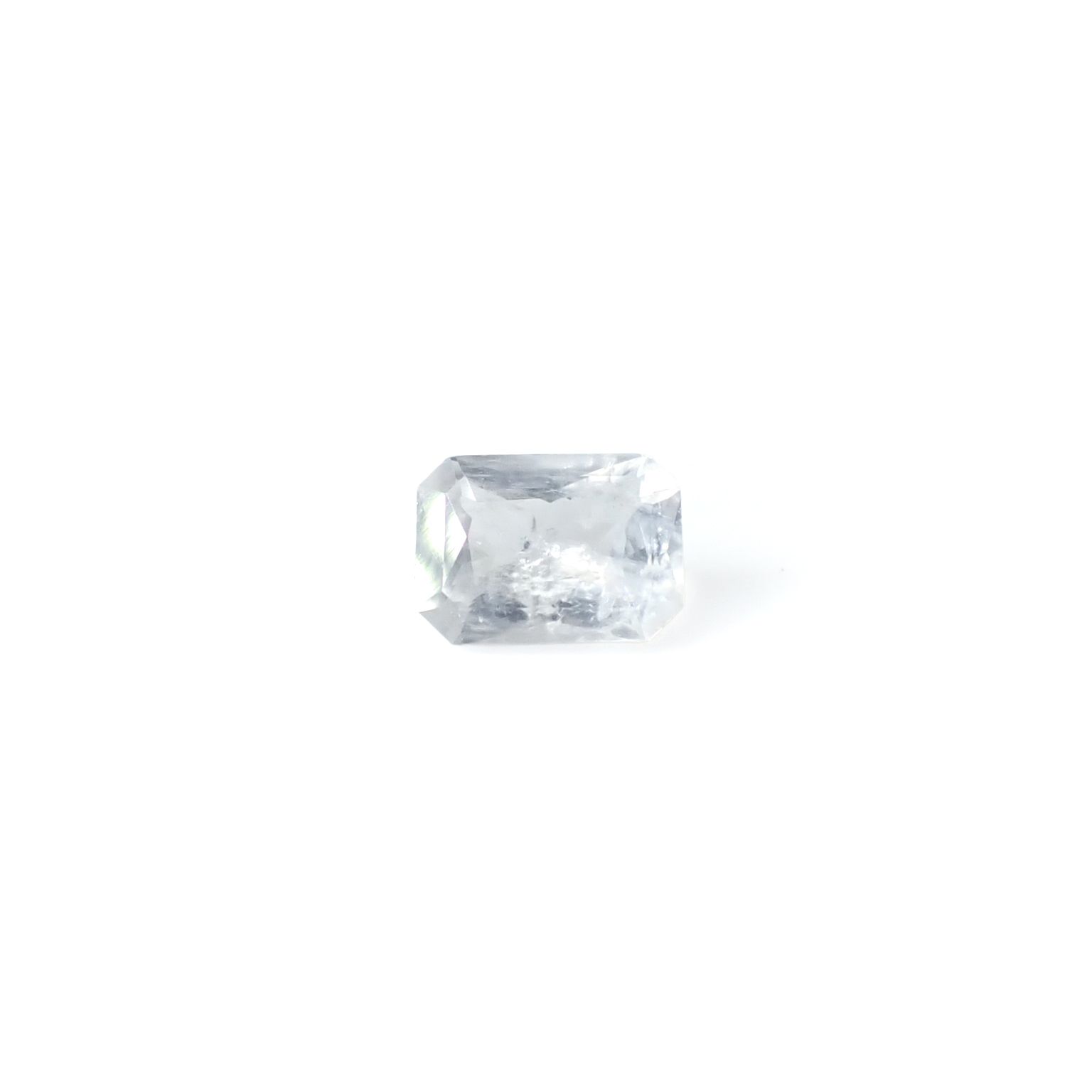 カタプレイアイト(宝石名カタプレイアイト)カナダ産 0.349ct ソ付(日独)[250830963]5.29x3.84mm前後